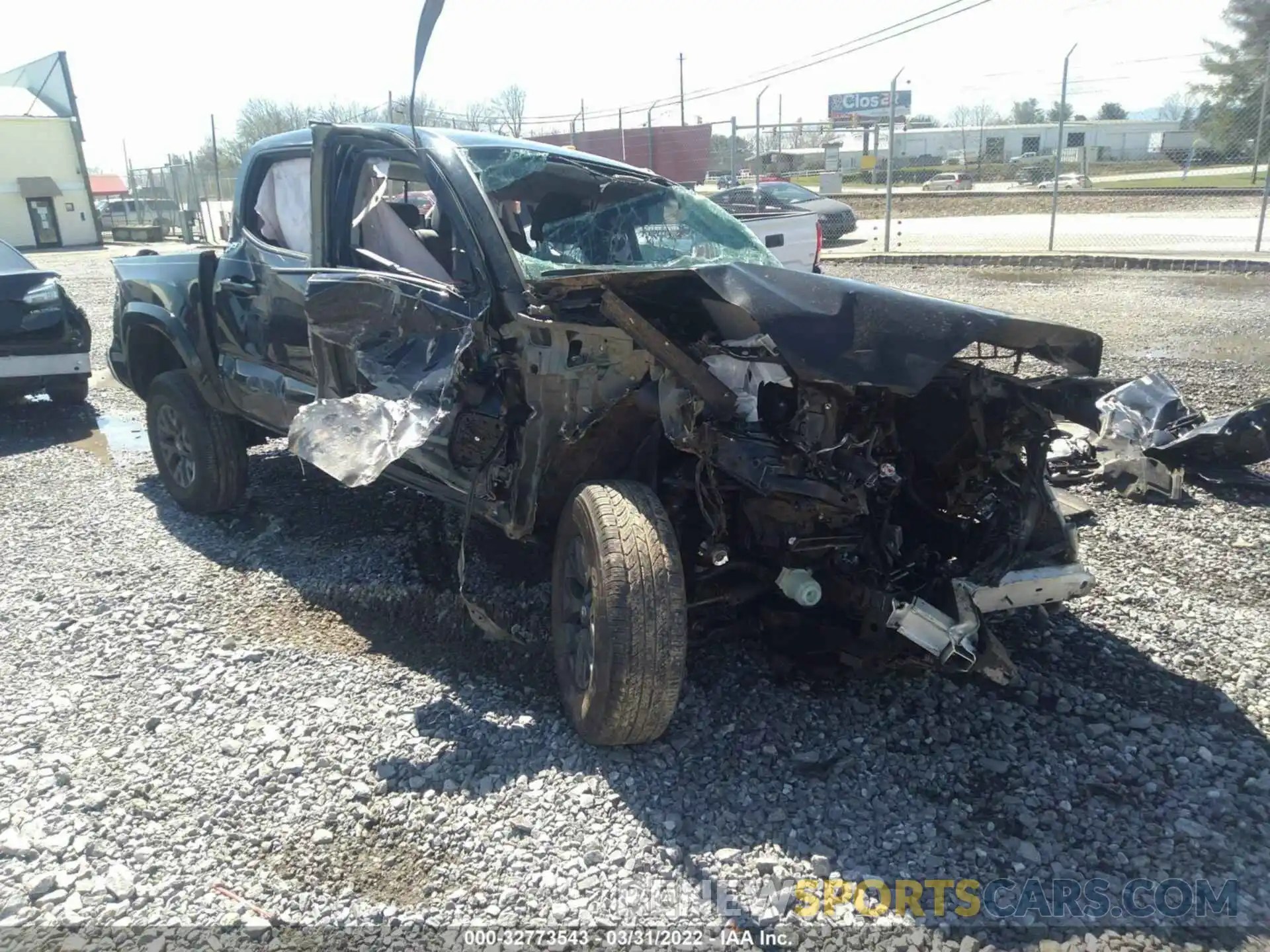 1 Photograph of a damaged car 5TFCZ5AN6MX261530 TOYOTA TACOMA 4WD 2021