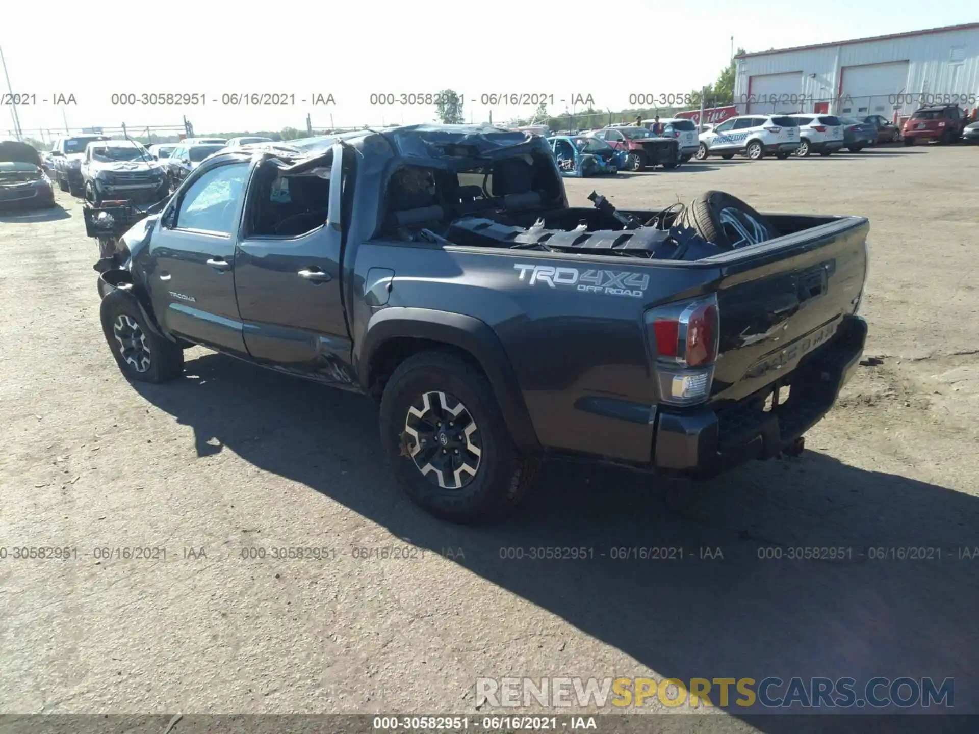 3 Photograph of a damaged car 5TFCZ5AN6MX264637 TOYOTA TACOMA 4WD 2021