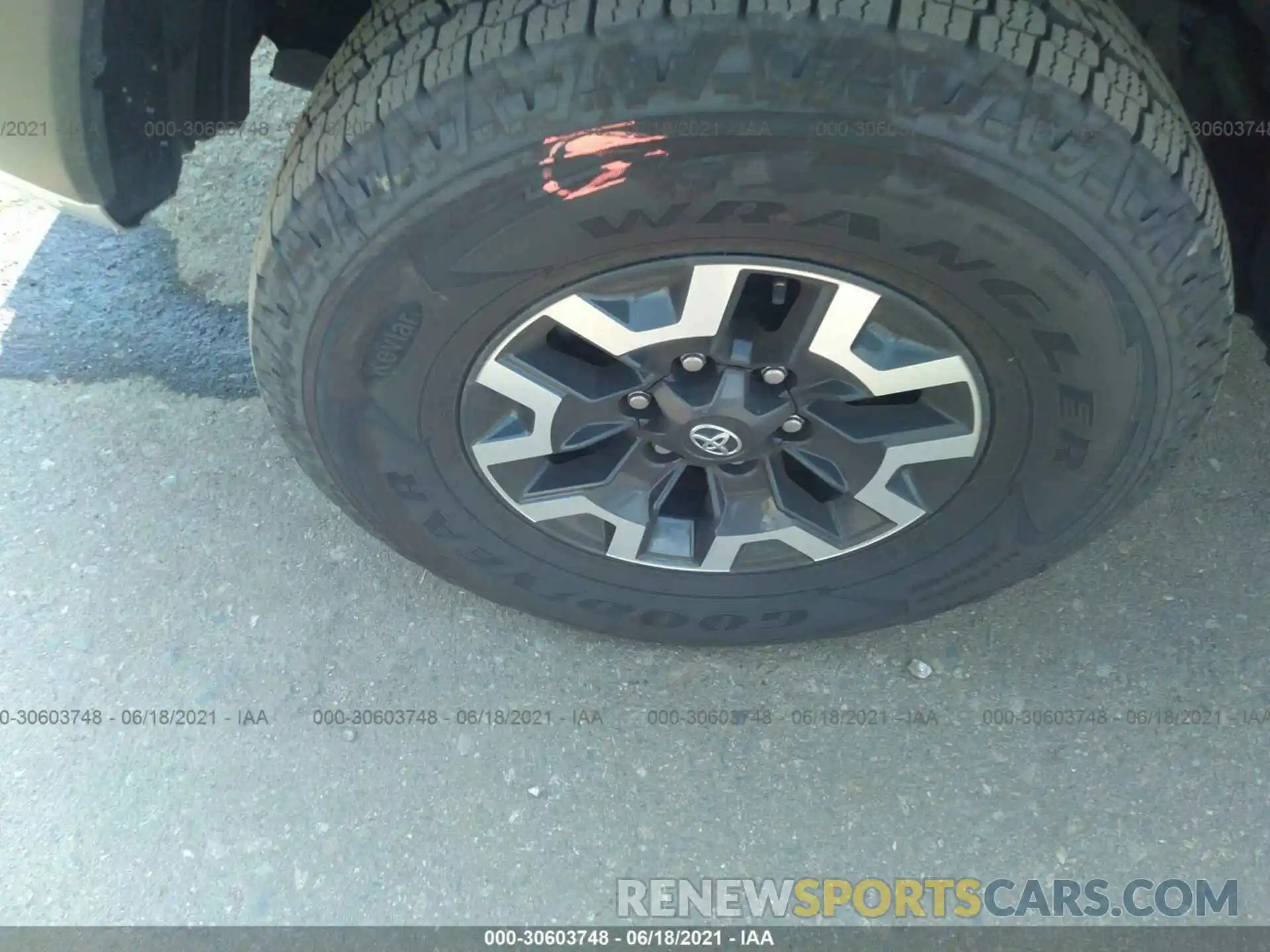 12 Фотография поврежденного автомобиля 5TFCZ5AN6MX265643 TOYOTA TACOMA 4WD 2021