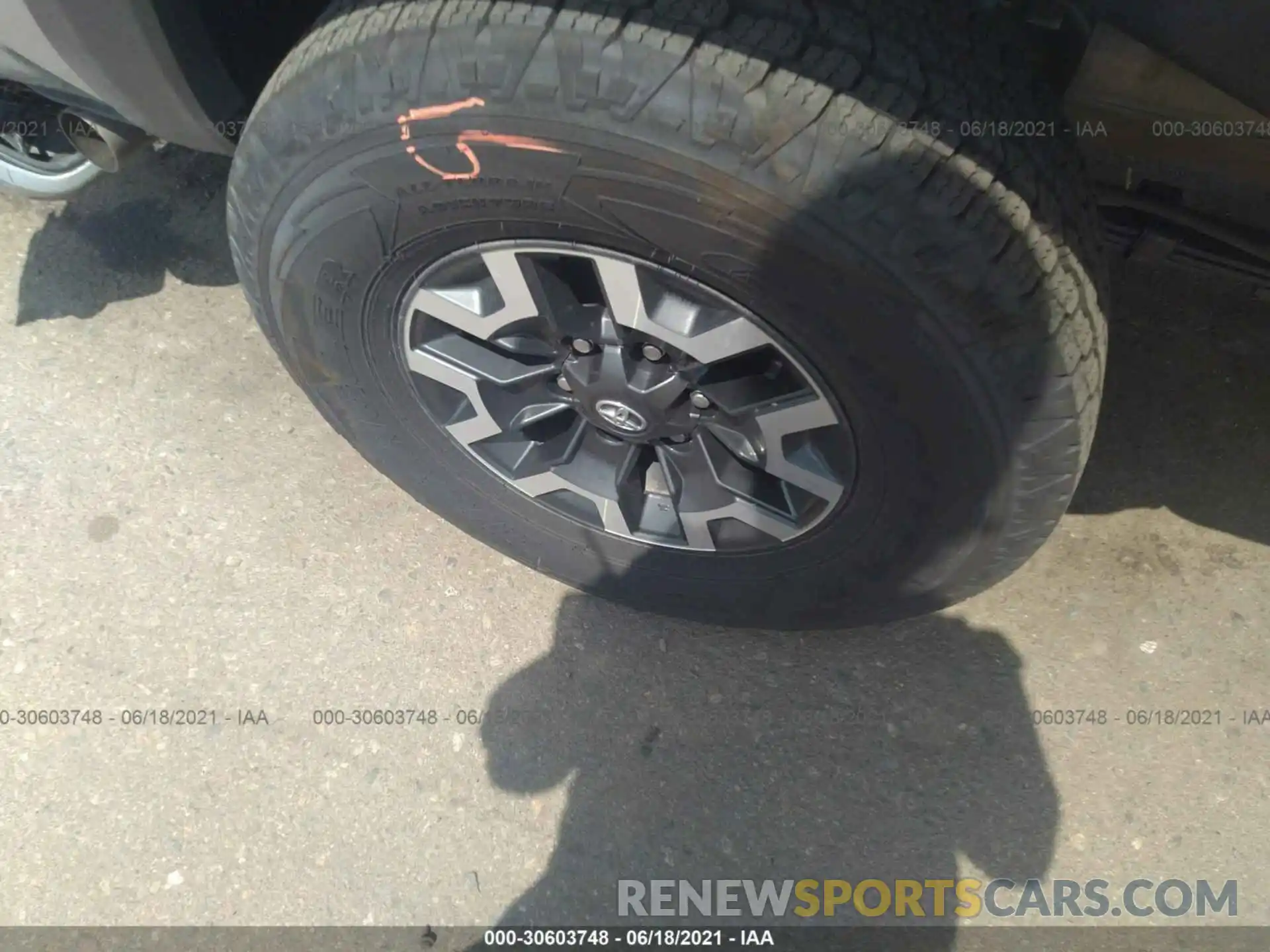 15 Photograph of a damaged car 5TFCZ5AN6MX265643 TOYOTA TACOMA 4WD 2021