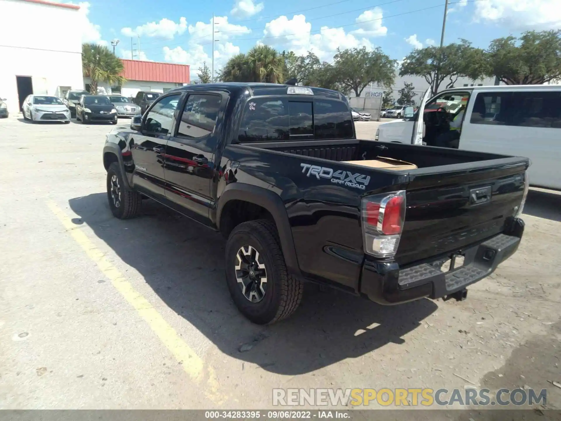 3 Фотография поврежденного автомобиля 5TFCZ5AN6MX267005 TOYOTA TACOMA 4WD 2021