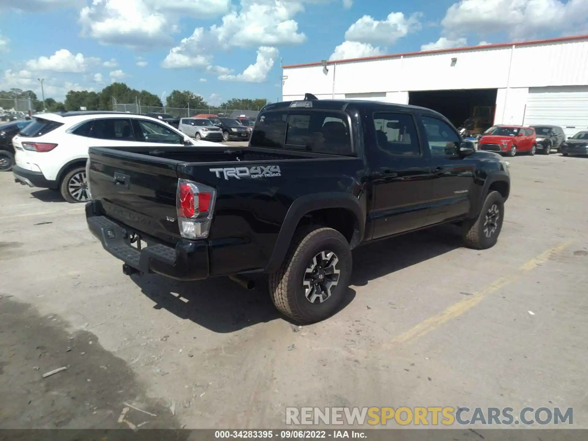 4 Фотография поврежденного автомобиля 5TFCZ5AN6MX267005 TOYOTA TACOMA 4WD 2021