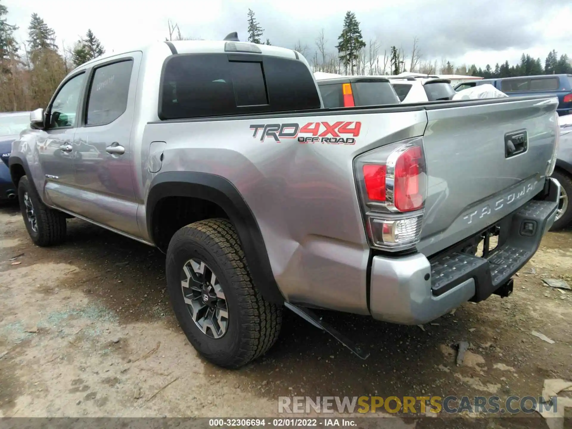 3 Фотография поврежденного автомобиля 5TFCZ5AN6MX268400 TOYOTA TACOMA 4WD 2021