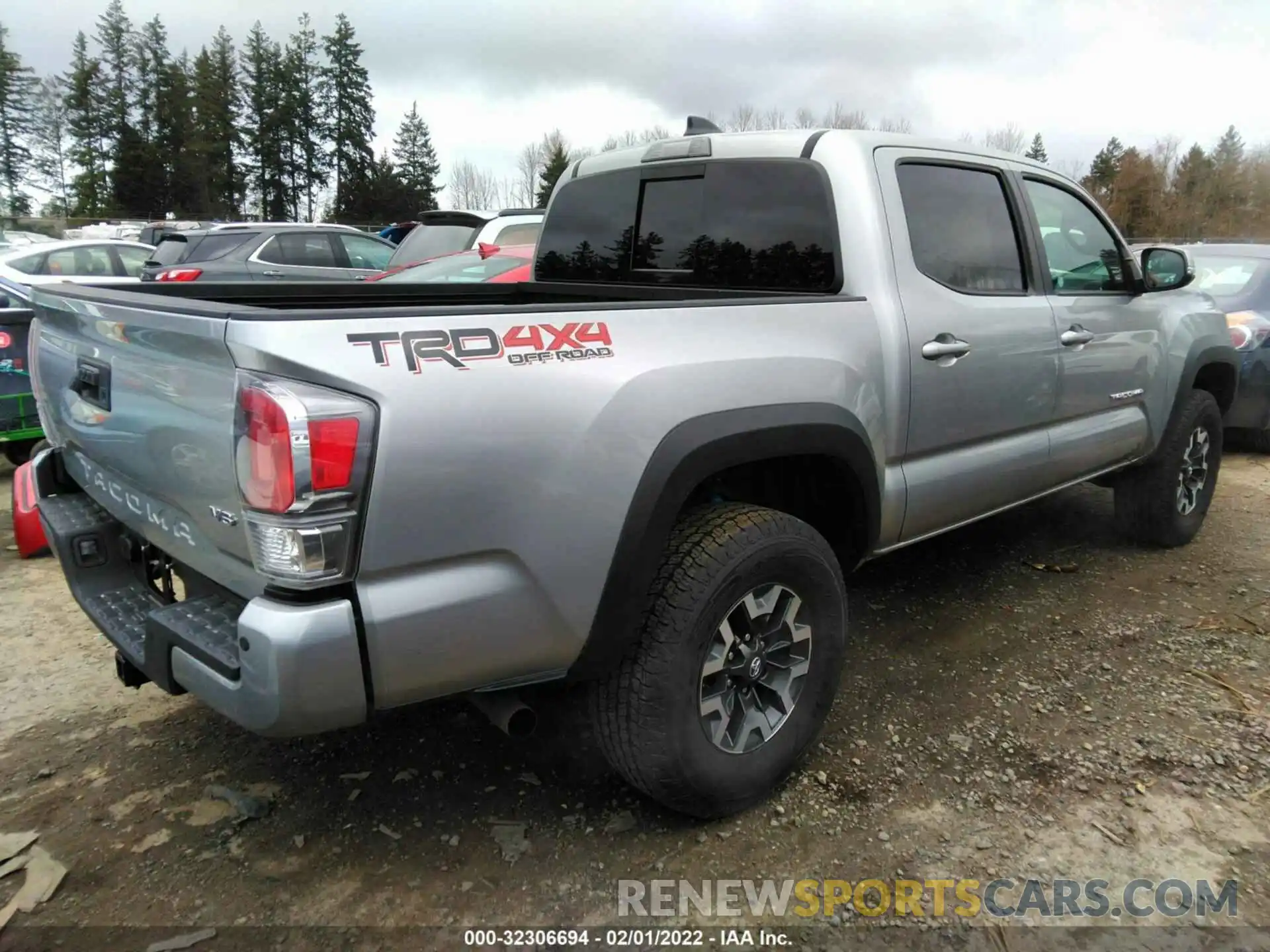 4 Фотография поврежденного автомобиля 5TFCZ5AN6MX268400 TOYOTA TACOMA 4WD 2021