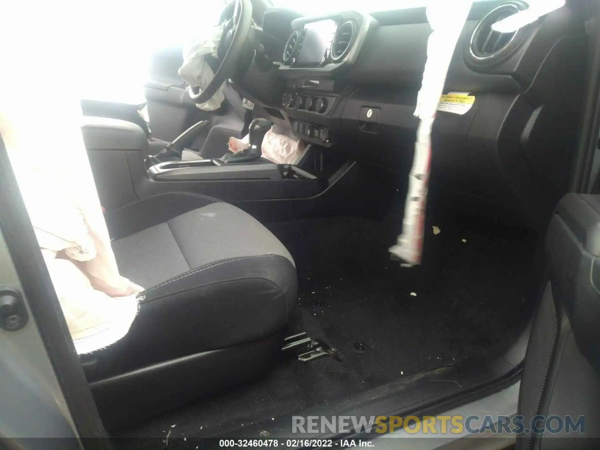 5 Photograph of a damaged car 5TFCZ5AN6MX271829 TOYOTA TACOMA 4WD 2021