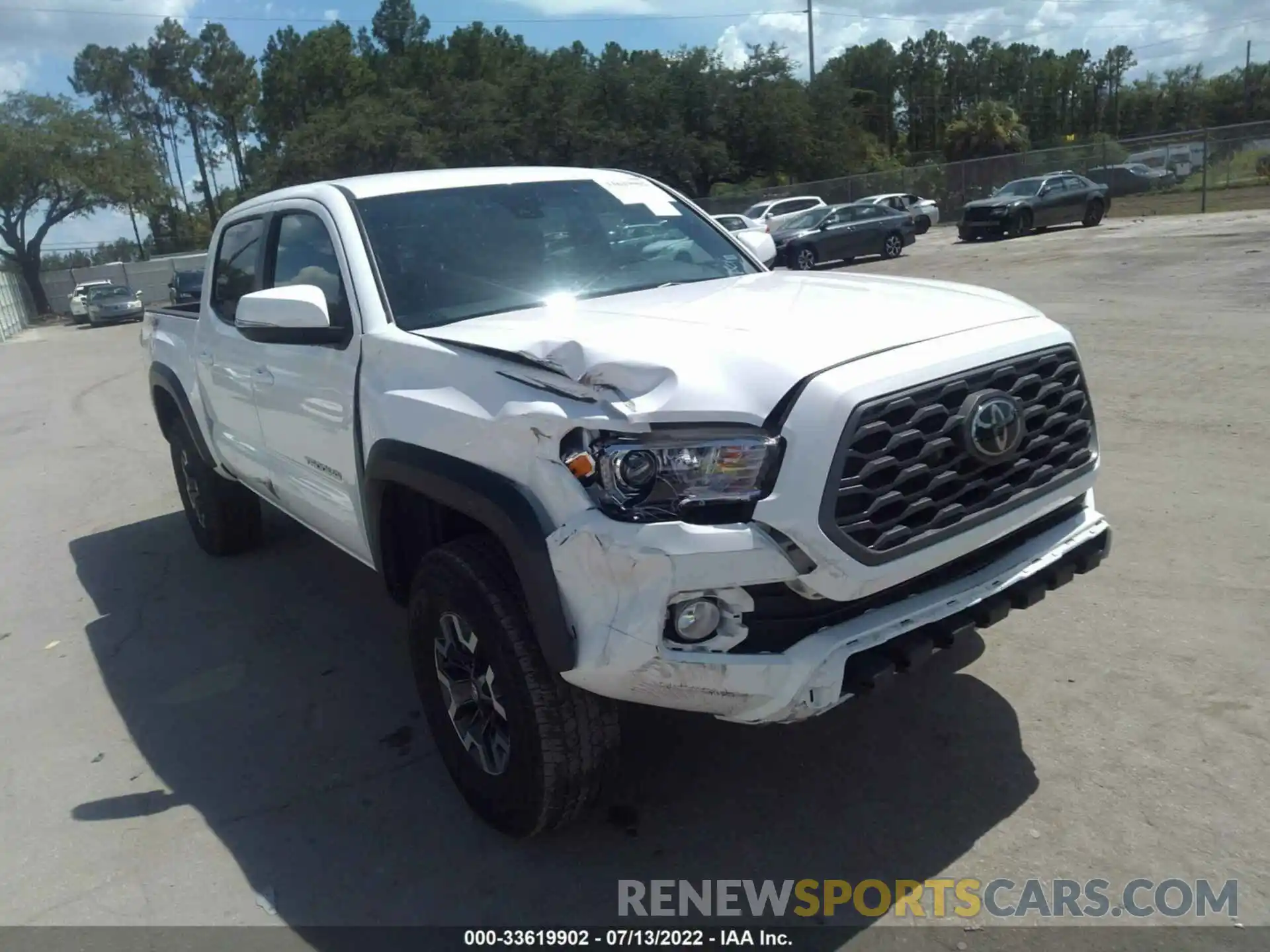 1 Photograph of a damaged car 5TFCZ5AN6MX271992 TOYOTA TACOMA 4WD 2021