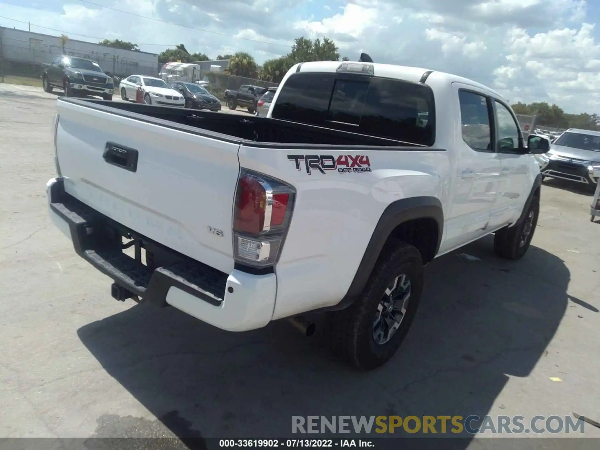 4 Фотография поврежденного автомобиля 5TFCZ5AN6MX271992 TOYOTA TACOMA 4WD 2021