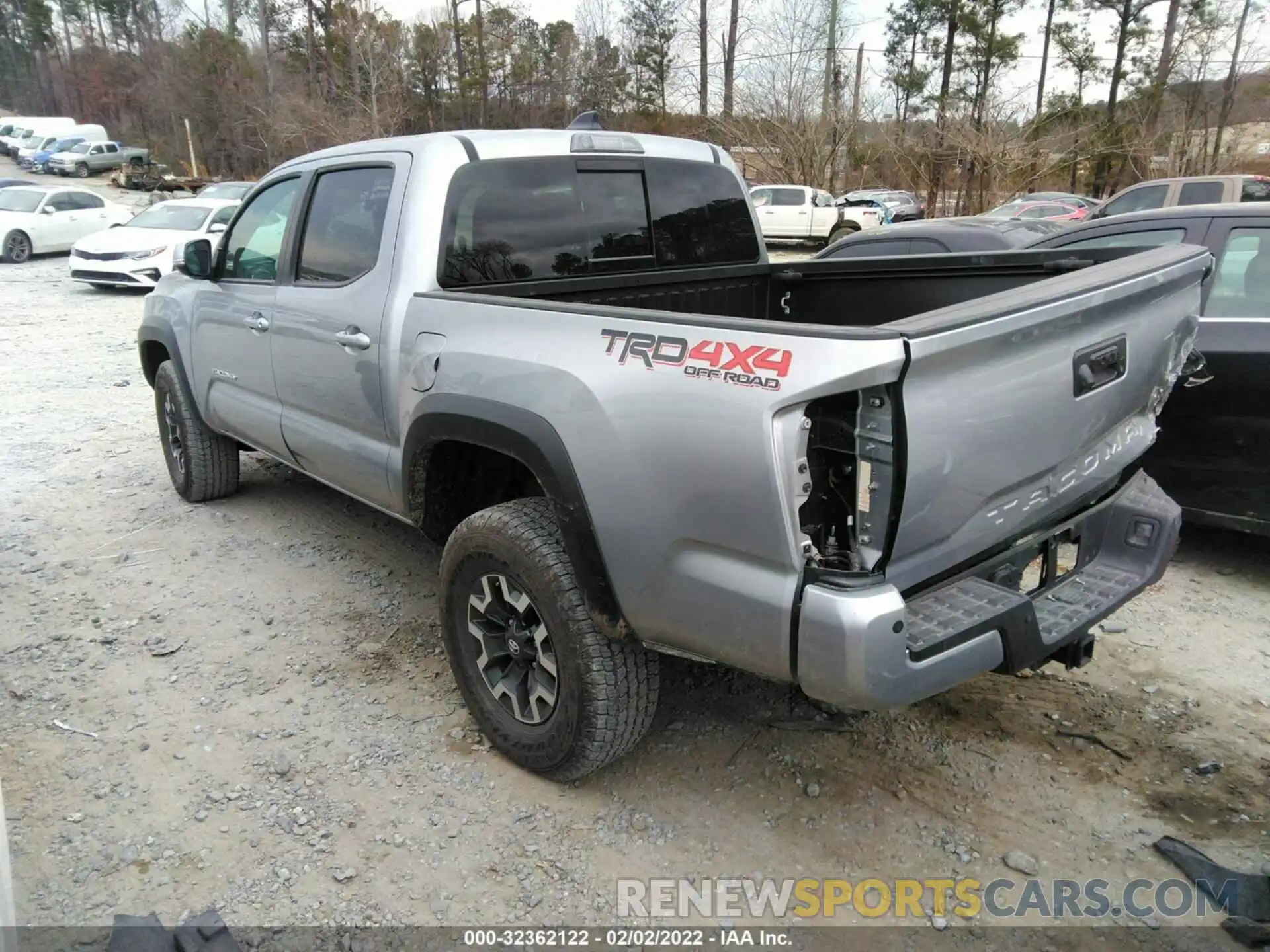 3 Photograph of a damaged car 5TFCZ5AN6MX272771 TOYOTA TACOMA 4WD 2021