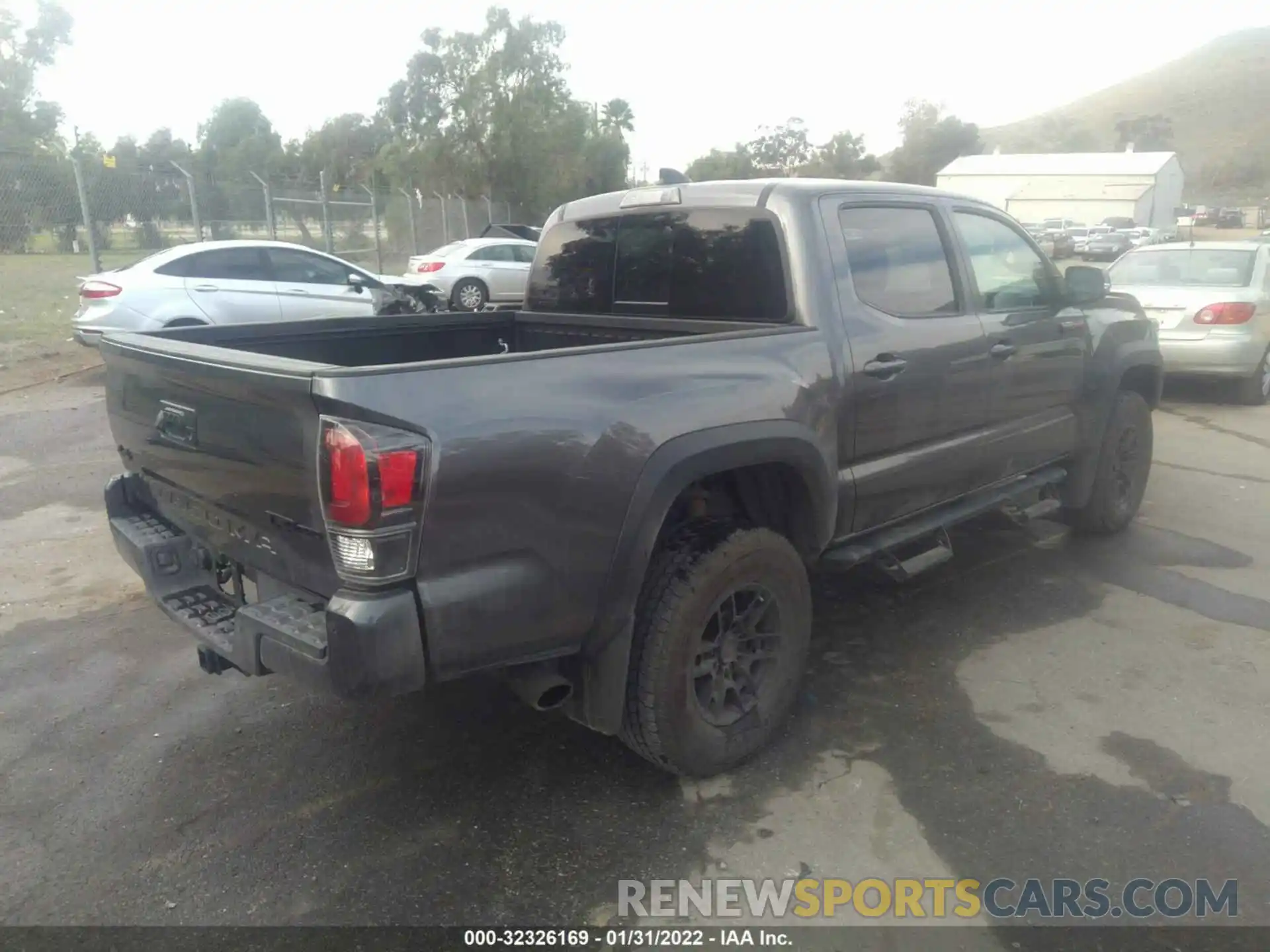 4 Фотография поврежденного автомобиля 5TFCZ5AN7MX246728 TOYOTA TACOMA 4WD 2021