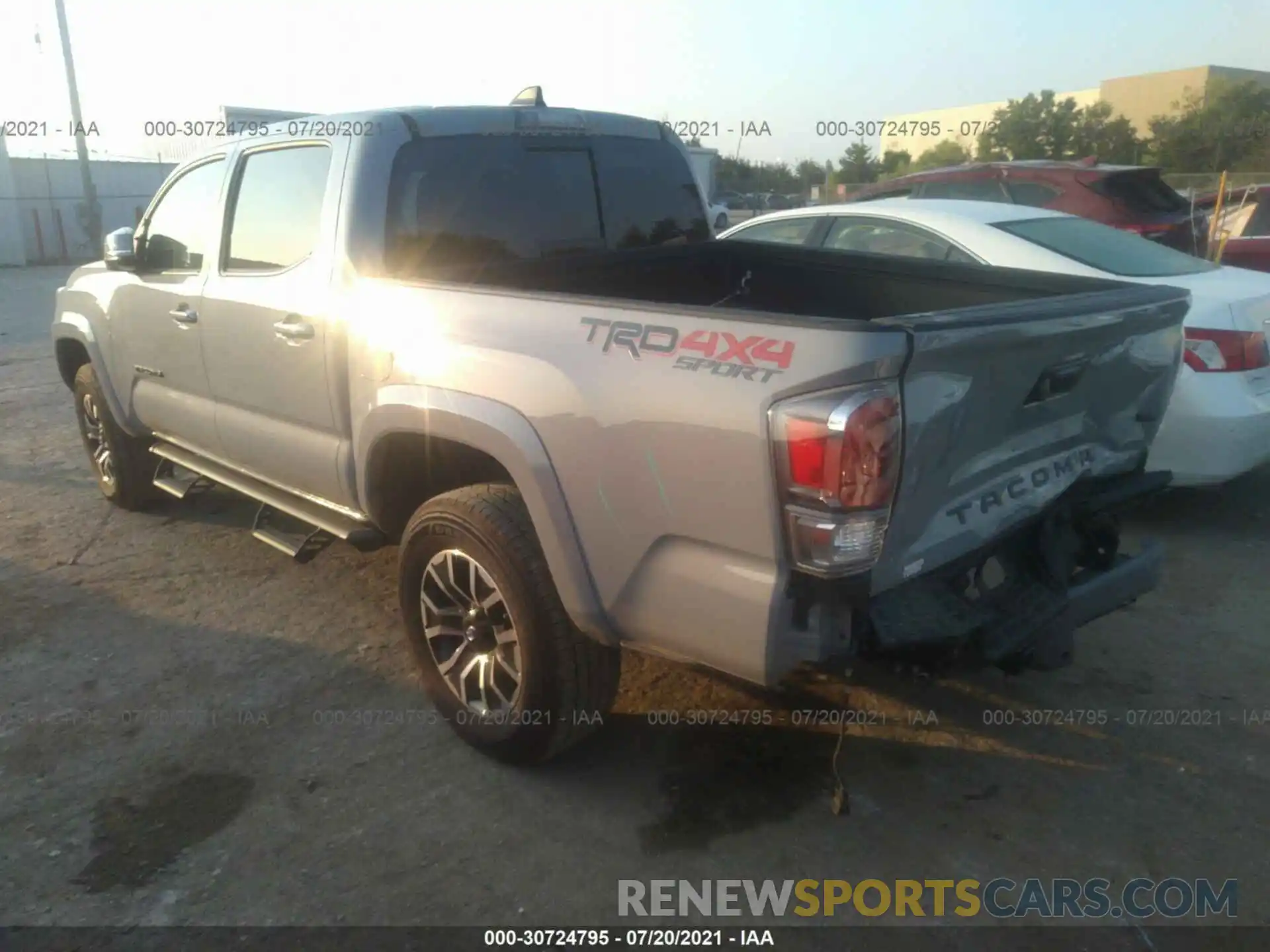 3 Photograph of a damaged car 5TFCZ5AN7MX252156 TOYOTA TACOMA 4WD 2021