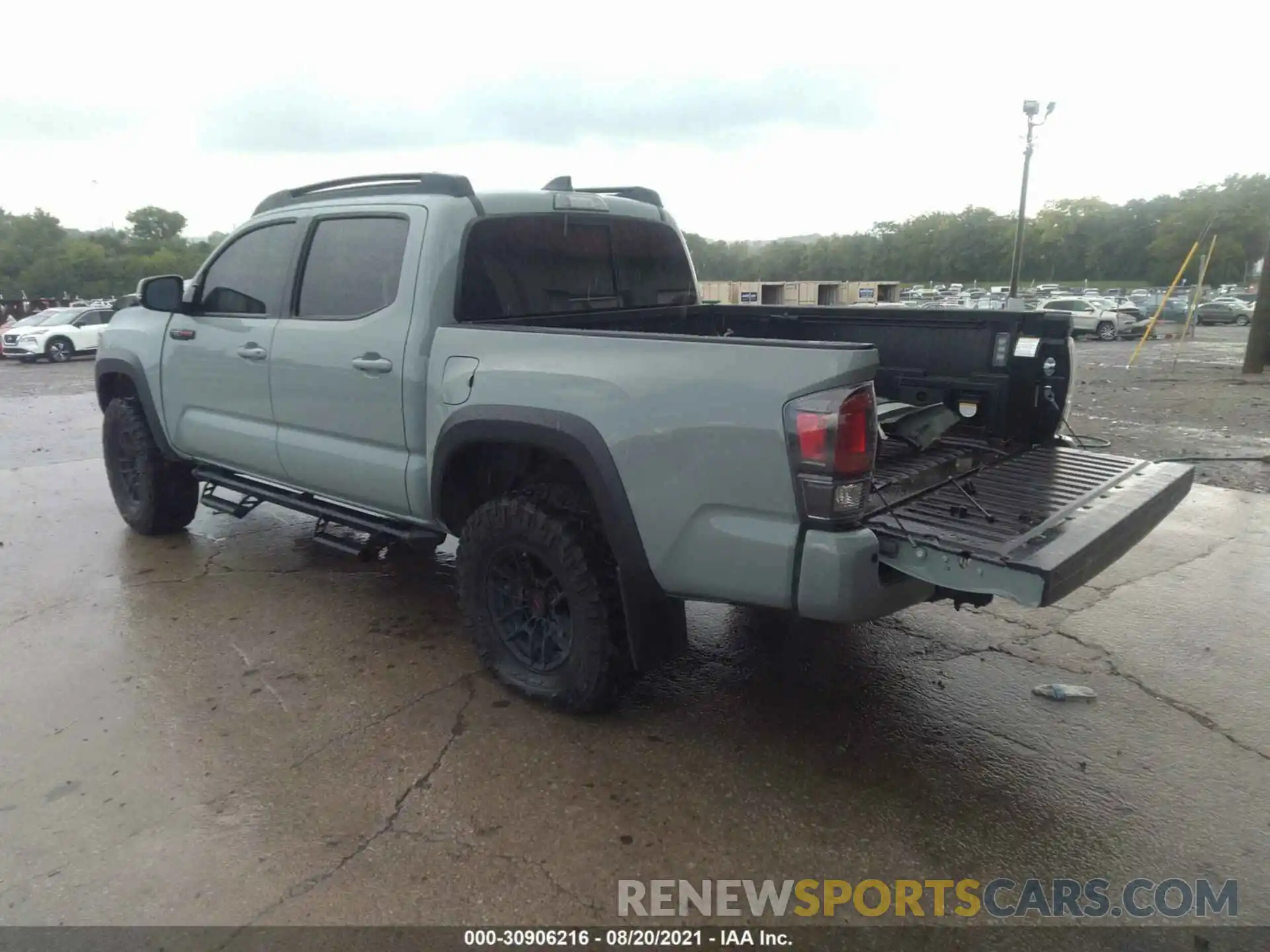 3 Photograph of a damaged car 5TFCZ5AN7MX254697 TOYOTA TACOMA 4WD 2021