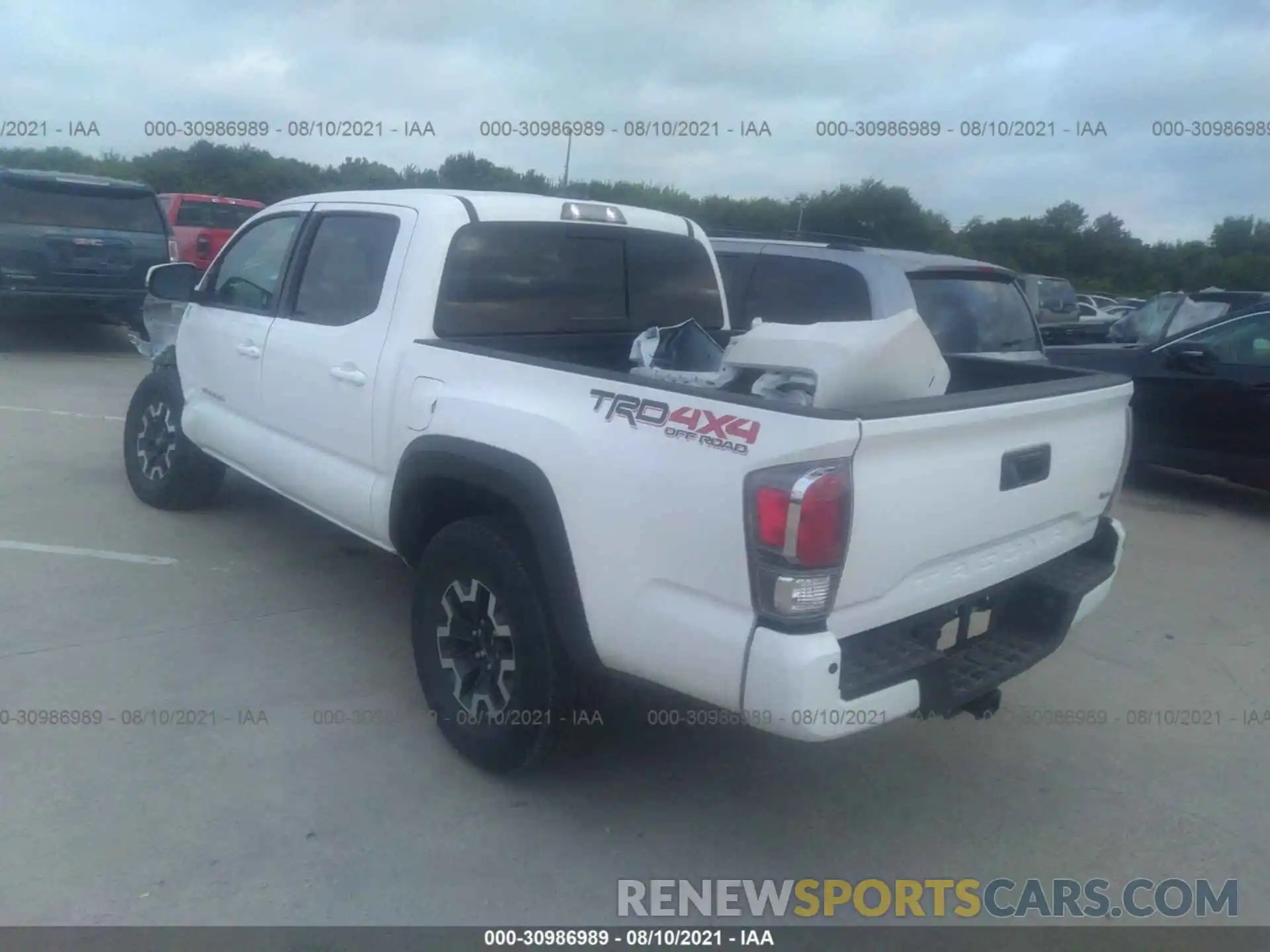 3 Photograph of a damaged car 5TFCZ5AN7MX258782 TOYOTA TACOMA 4WD 2021