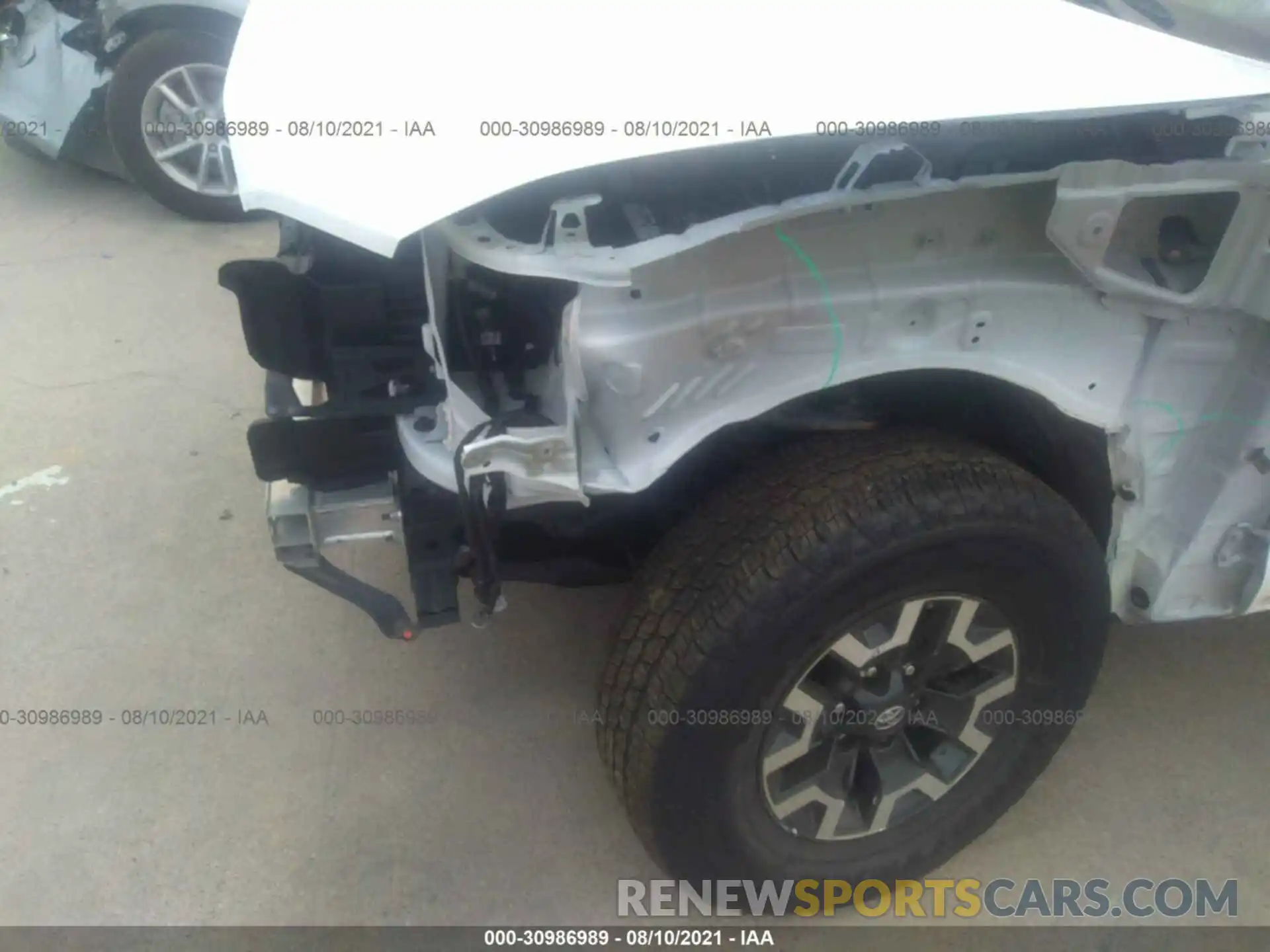 6 Photograph of a damaged car 5TFCZ5AN7MX258782 TOYOTA TACOMA 4WD 2021