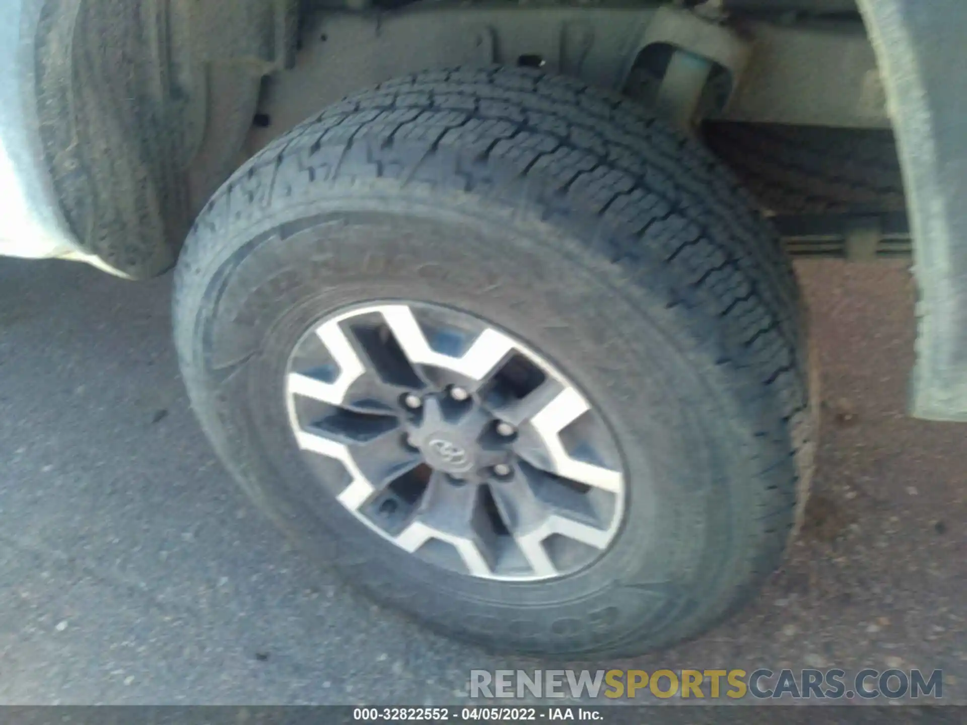 13 Фотография поврежденного автомобиля 5TFCZ5AN7MX265005 TOYOTA TACOMA 4WD 2021