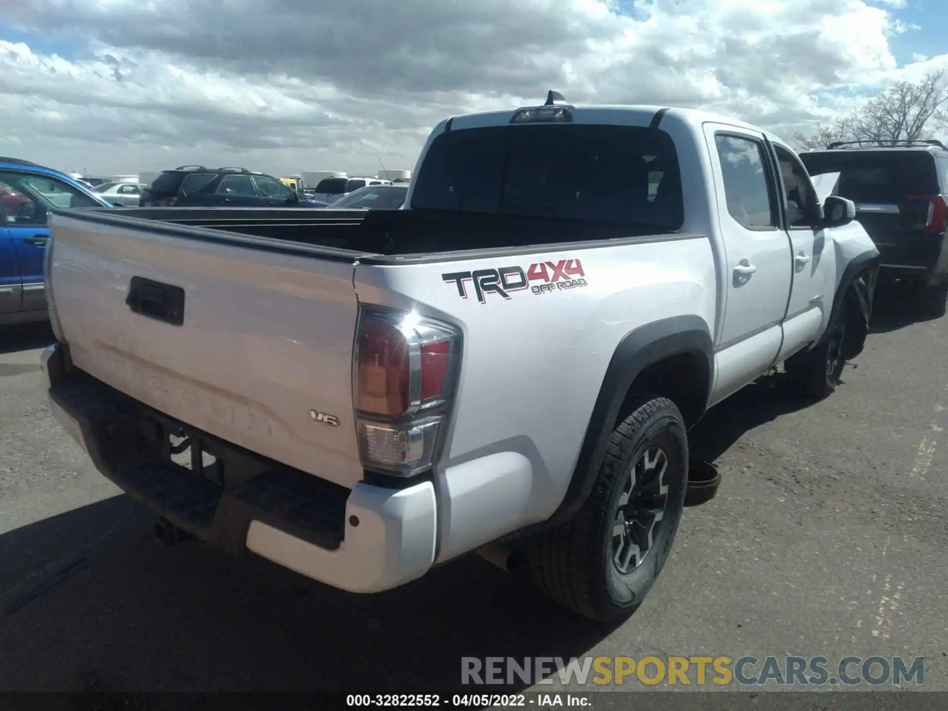 4 Фотография поврежденного автомобиля 5TFCZ5AN7MX265005 TOYOTA TACOMA 4WD 2021