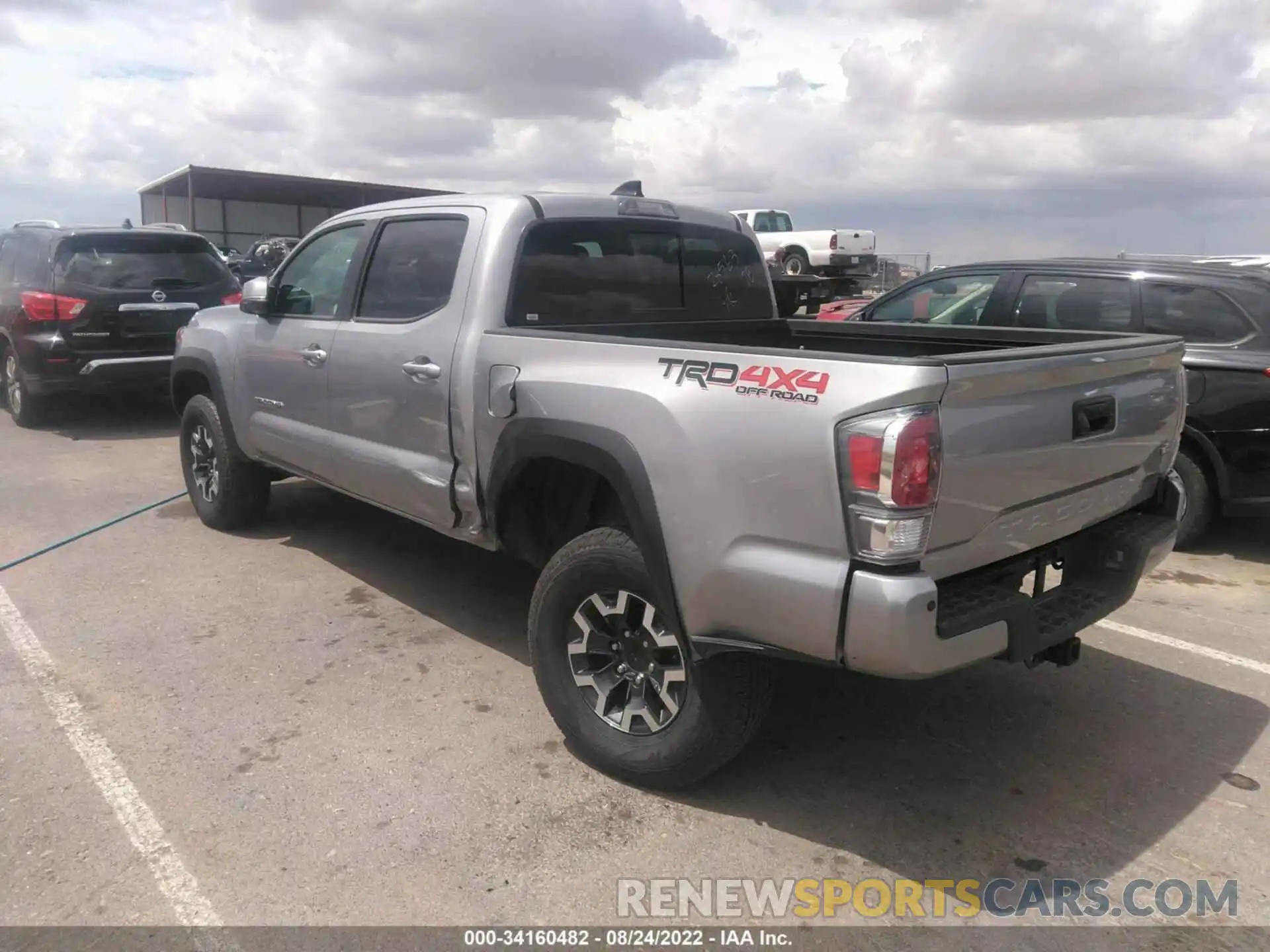 3 Photograph of a damaged car 5TFCZ5AN7MX268759 TOYOTA TACOMA 4WD 2021