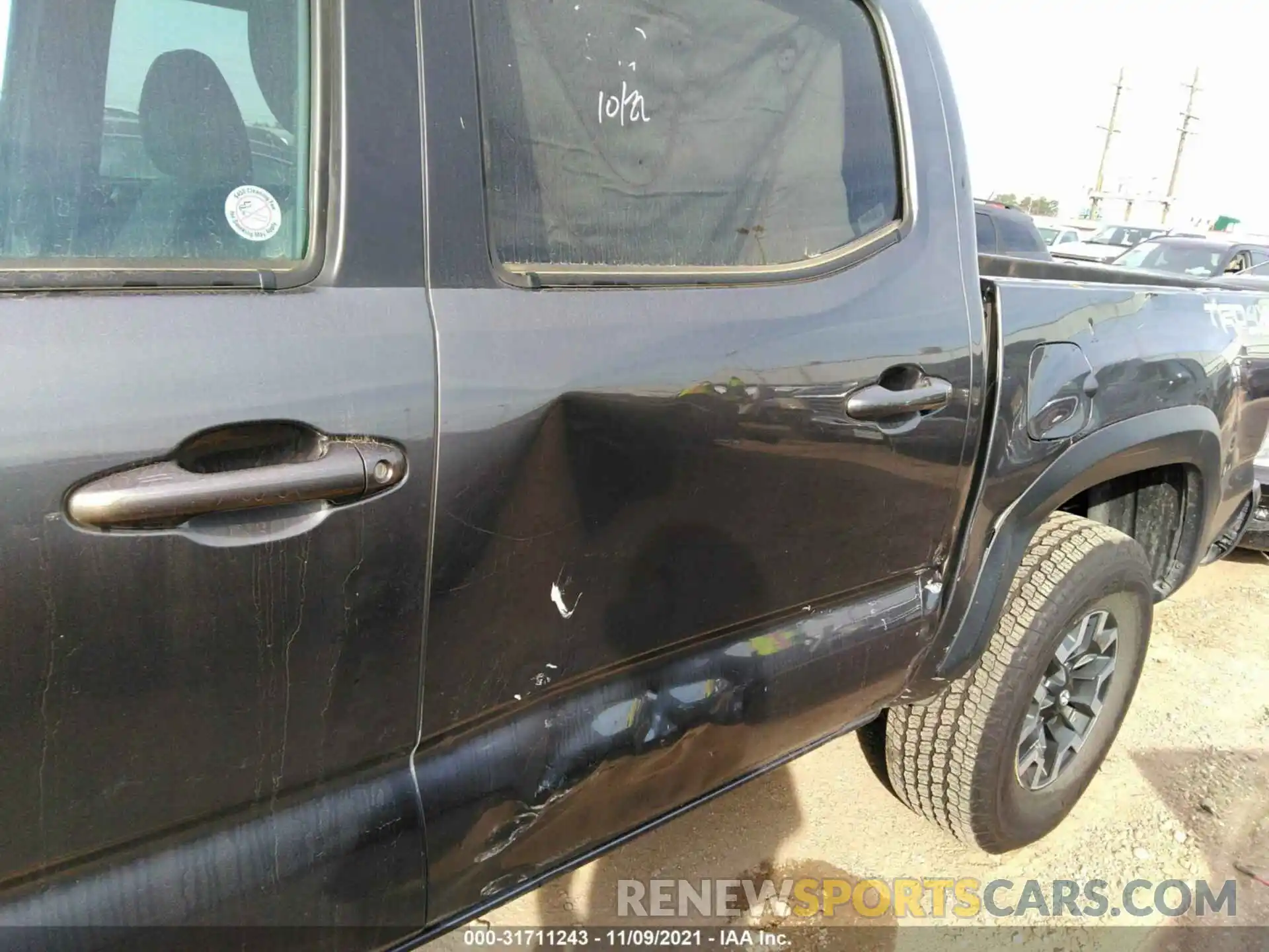 6 Photograph of a damaged car 5TFCZ5AN7MX268776 TOYOTA TACOMA 4WD 2021