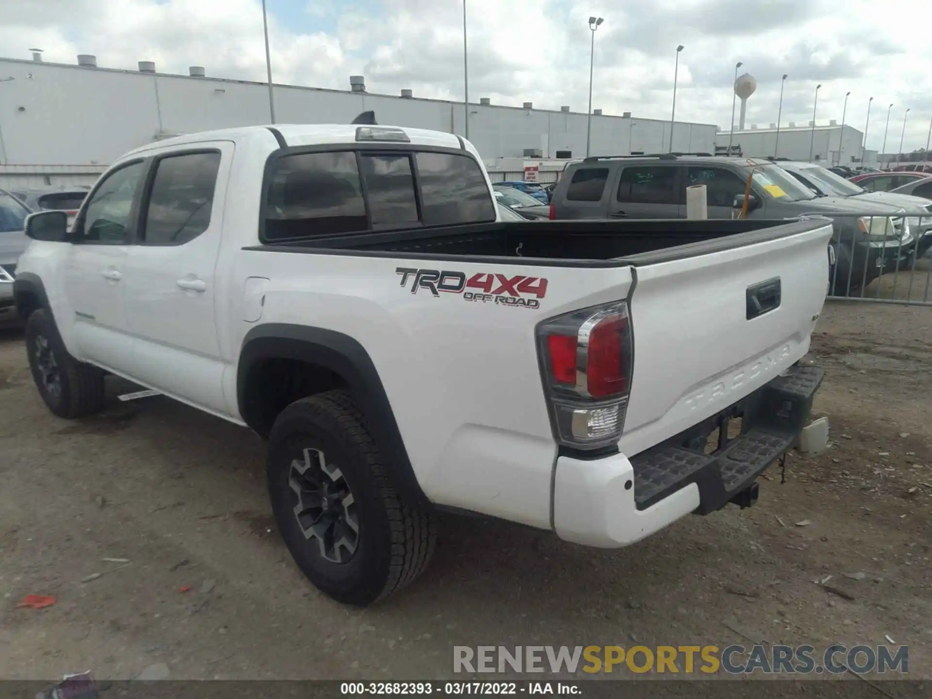 3 Photograph of a damaged car 5TFCZ5AN7MX271614 TOYOTA TACOMA 4WD 2021