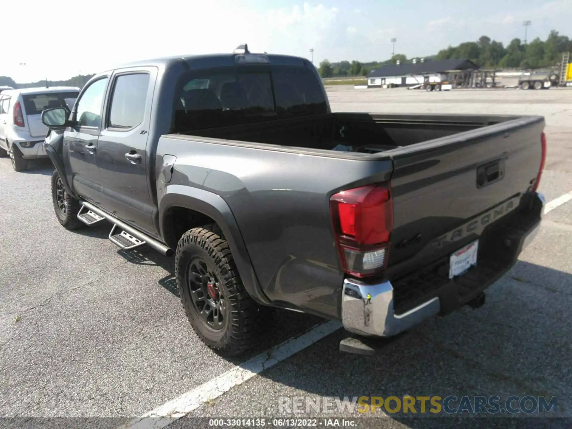 3 Photograph of a damaged car 5TFCZ5AN7MX278174 TOYOTA TACOMA 4WD 2021