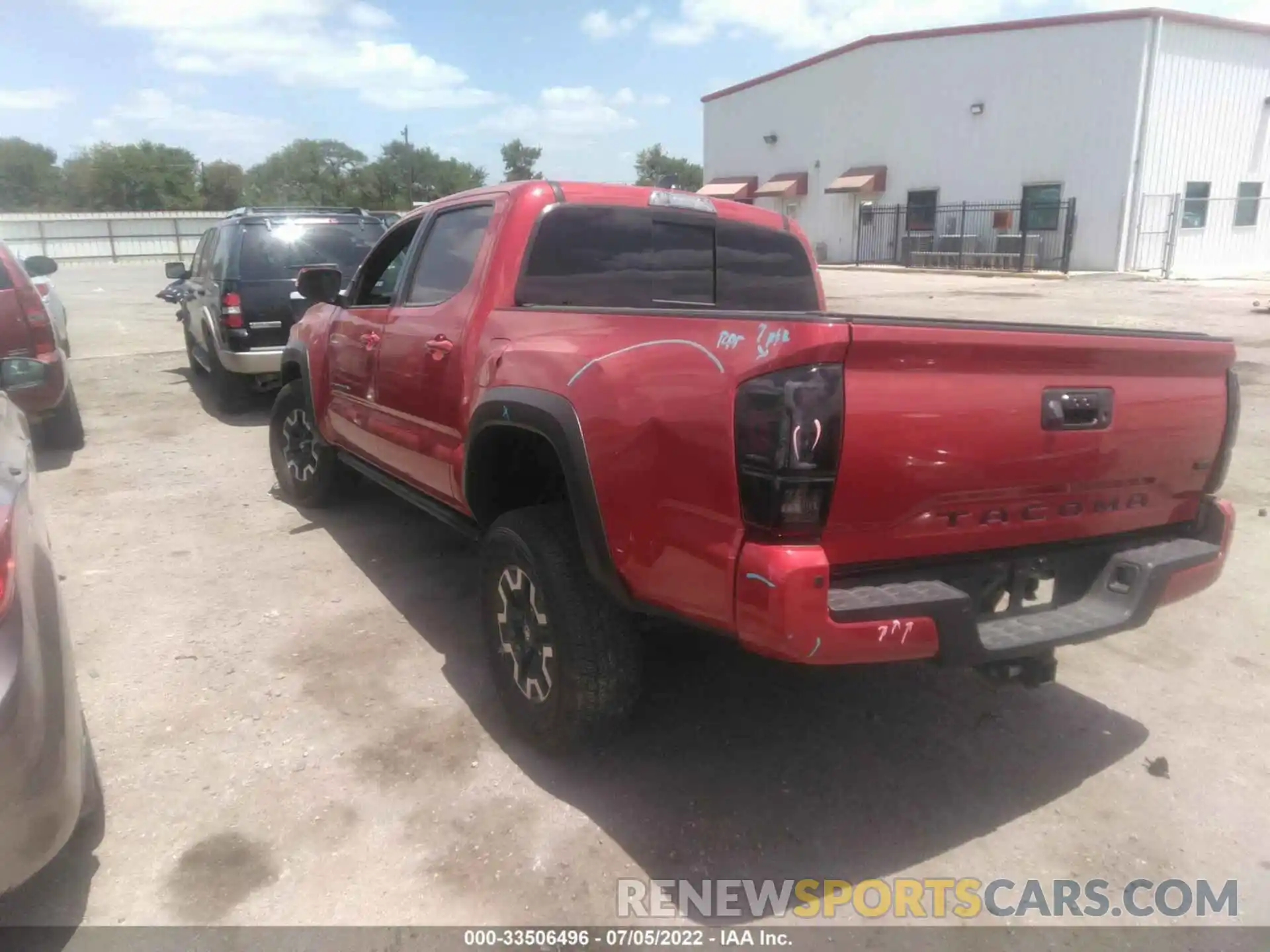 3 Photograph of a damaged car 5TFCZ5AN8MX248858 TOYOTA TACOMA 4WD 2021