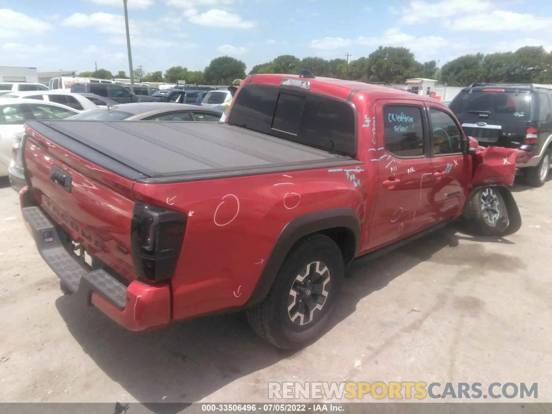 4 Photograph of a damaged car 5TFCZ5AN8MX248858 TOYOTA TACOMA 4WD 2021