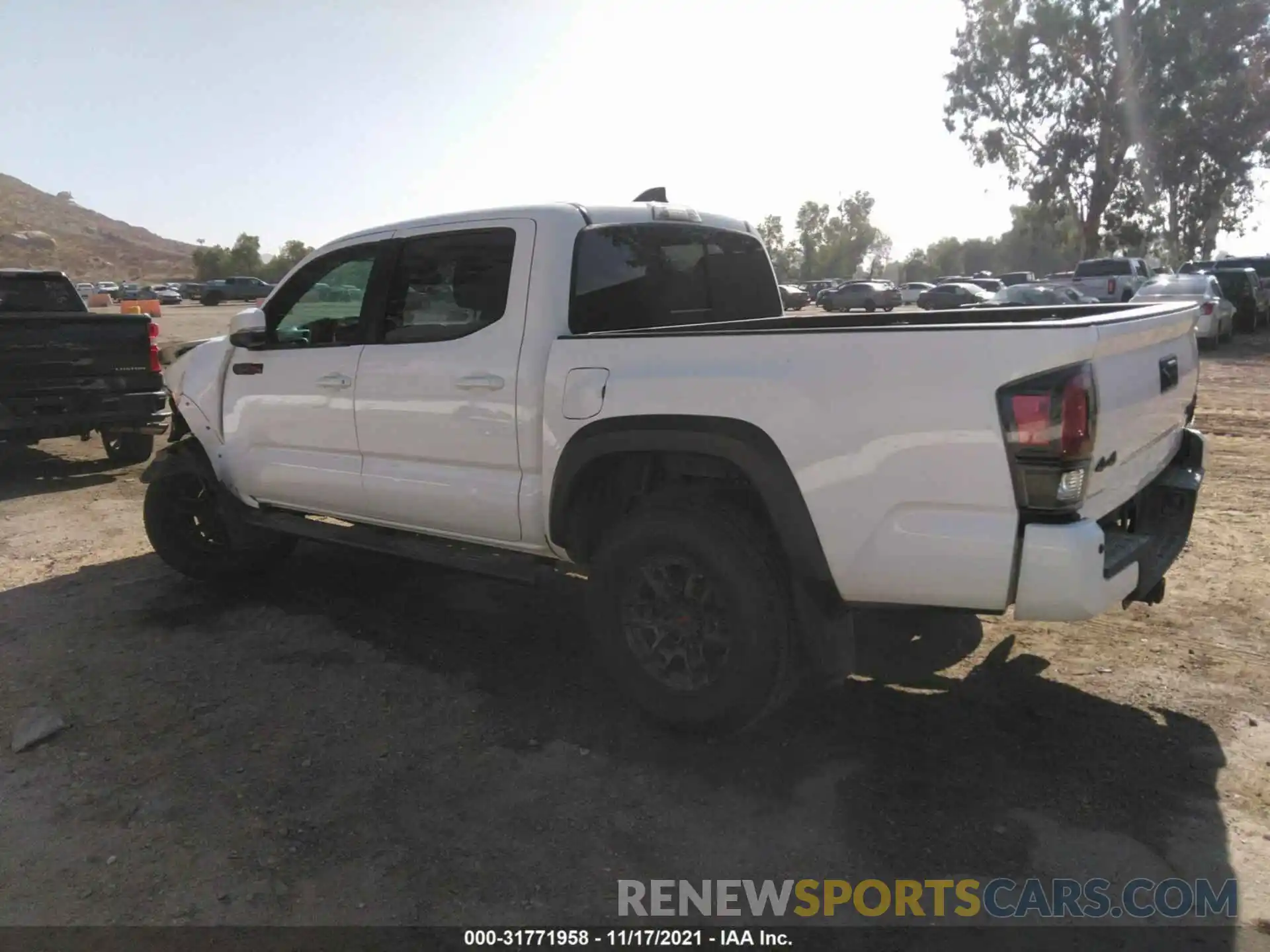 3 Photograph of a damaged car 5TFCZ5AN8MX249184 TOYOTA TACOMA 4WD 2021