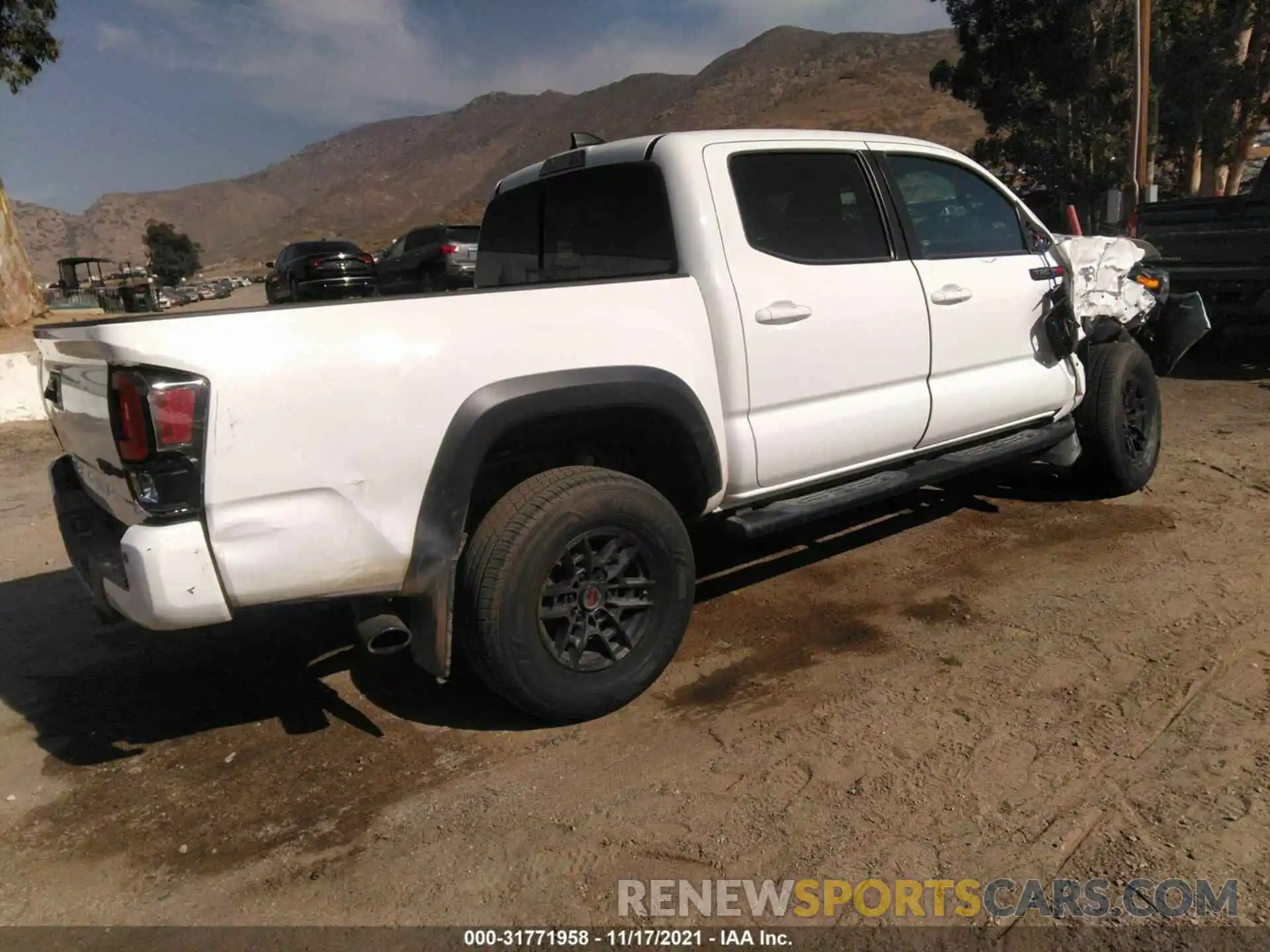 4 Фотография поврежденного автомобиля 5TFCZ5AN8MX249184 TOYOTA TACOMA 4WD 2021