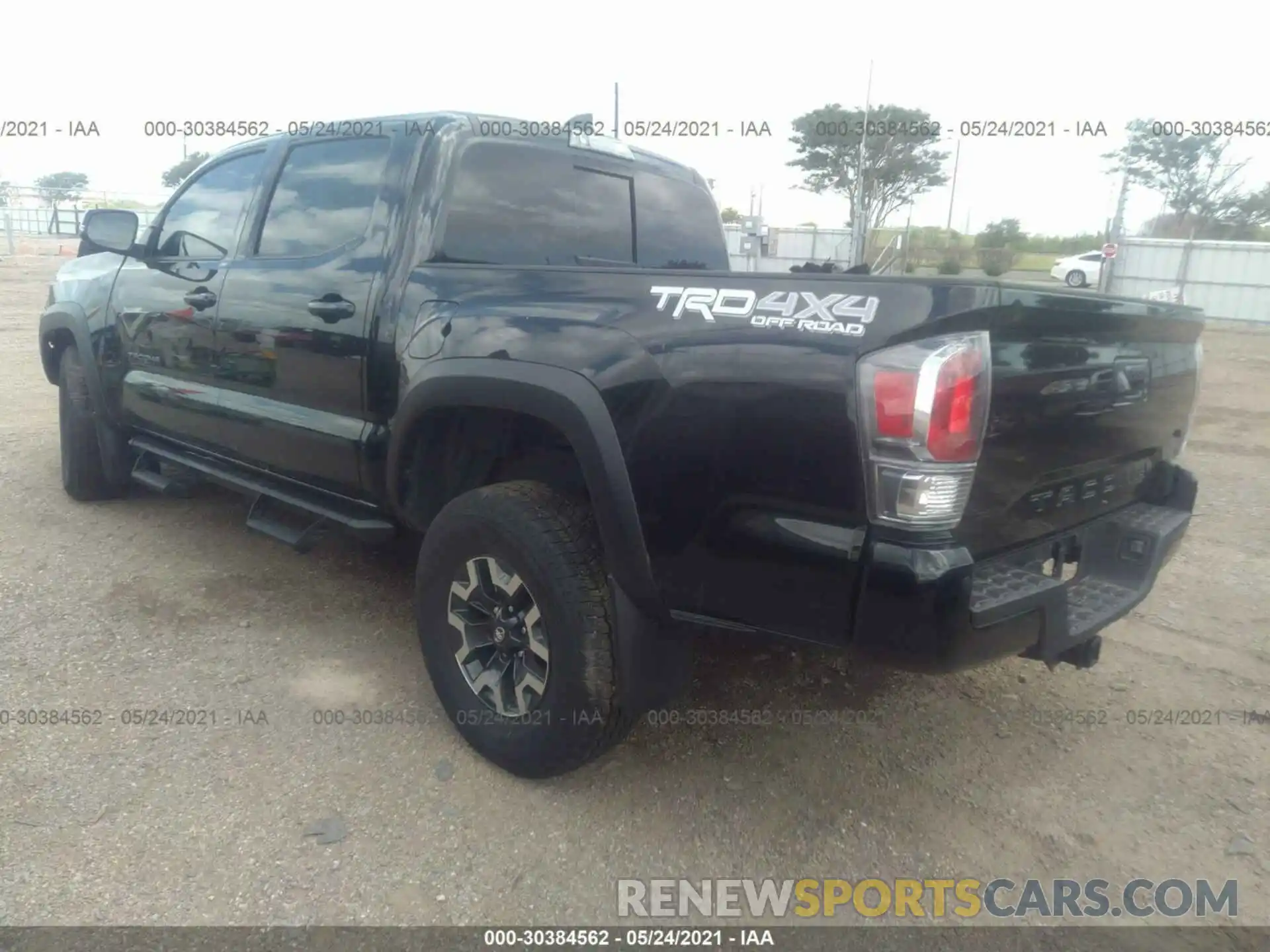 3 Photograph of a damaged car 5TFCZ5AN8MX257978 TOYOTA TACOMA 4WD 2021