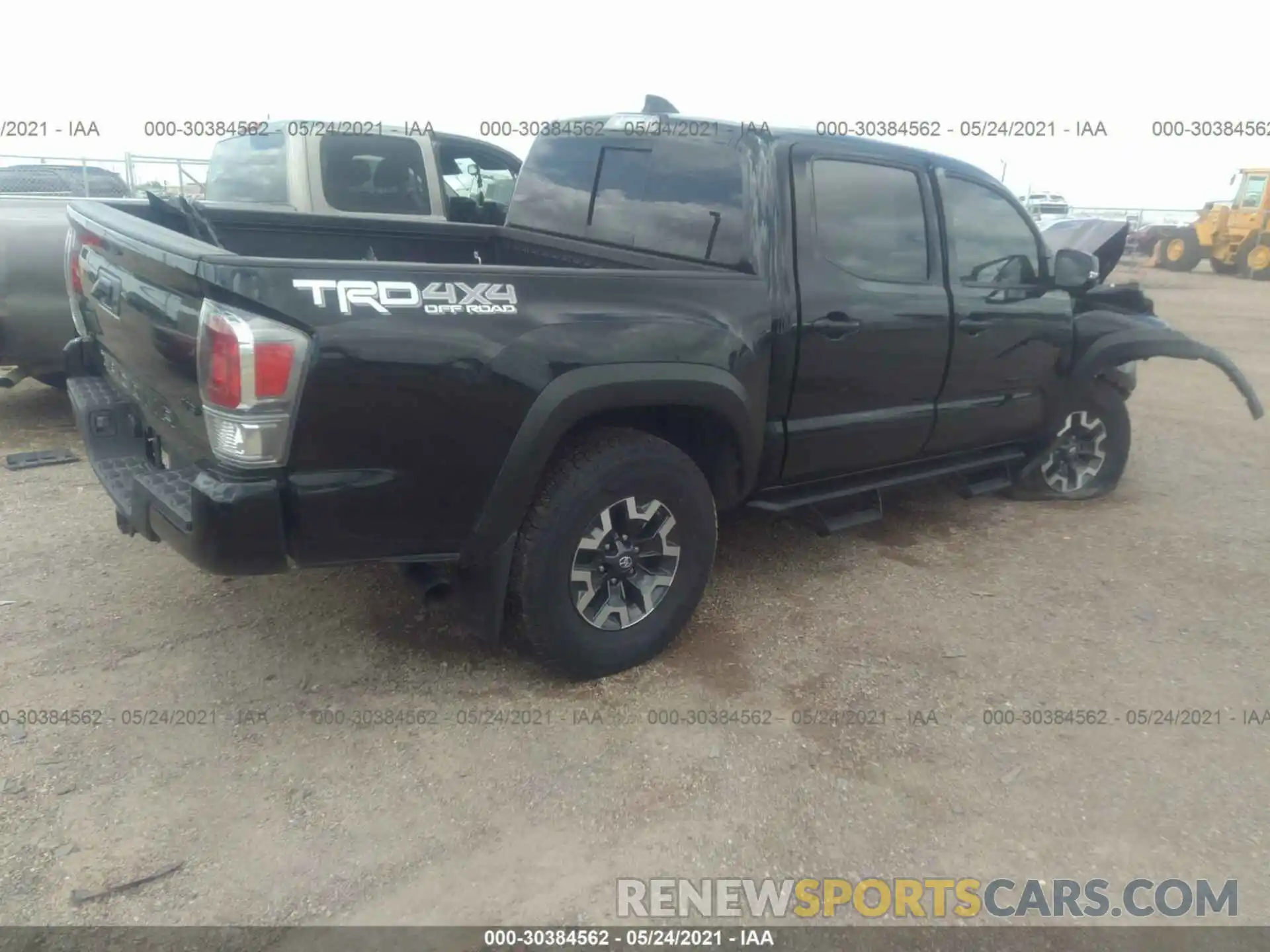 4 Фотография поврежденного автомобиля 5TFCZ5AN8MX257978 TOYOTA TACOMA 4WD 2021