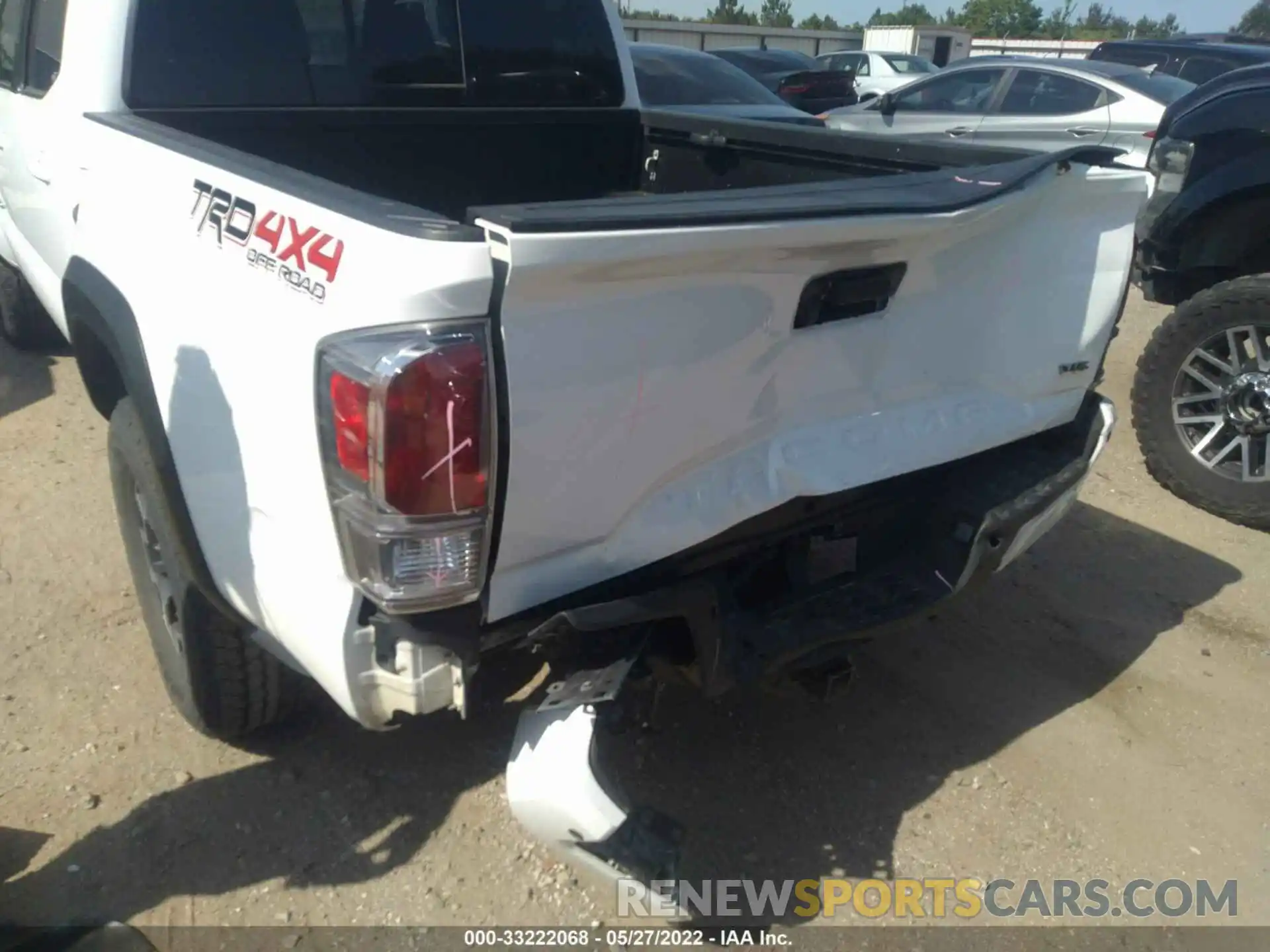 6 Photograph of a damaged car 5TFCZ5AN8MX263750 TOYOTA TACOMA 4WD 2021