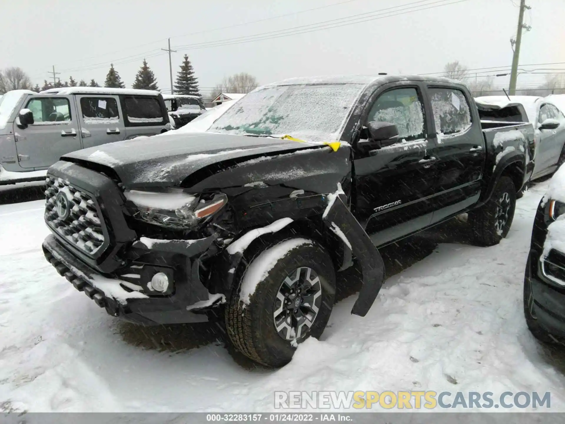 2 Фотография поврежденного автомобиля 5TFCZ5AN8MX263943 TOYOTA TACOMA 4WD 2021