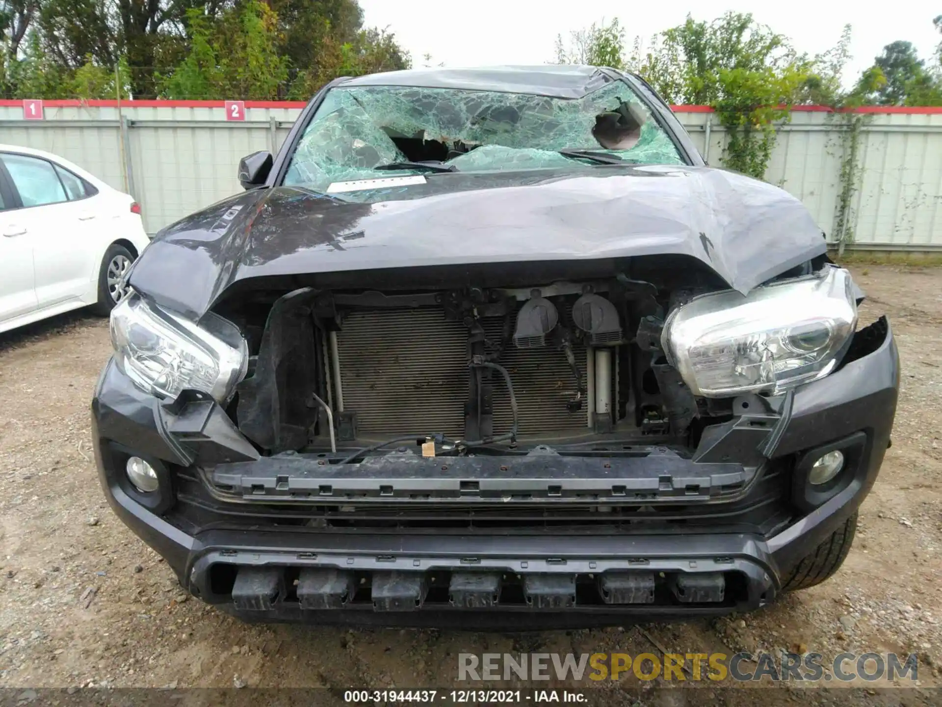 6 Photograph of a damaged car 5TFCZ5AN8MX269838 TOYOTA TACOMA 4WD 2021