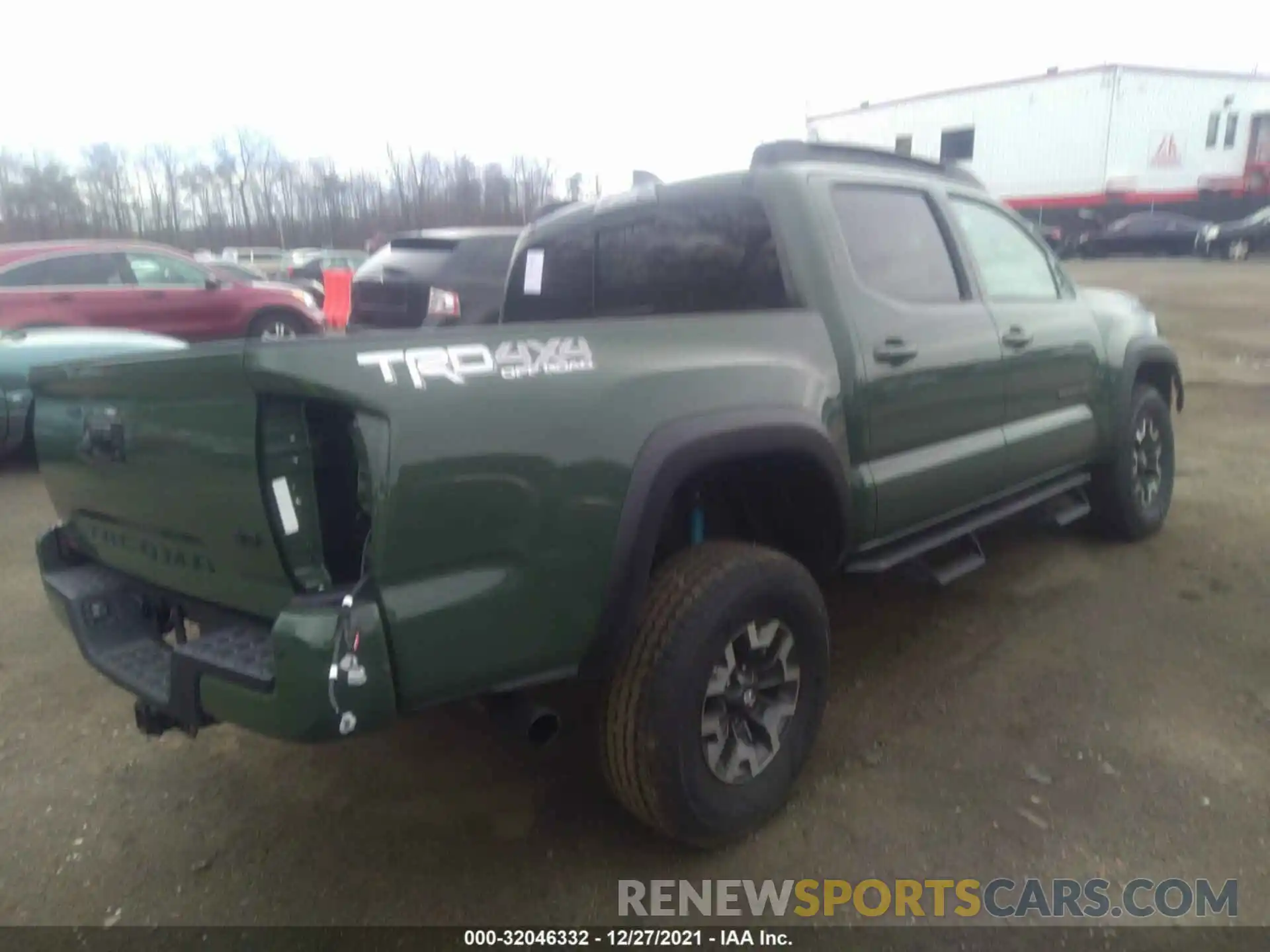 4 Photograph of a damaged car 5TFCZ5AN8MX273601 TOYOTA TACOMA 4WD 2021