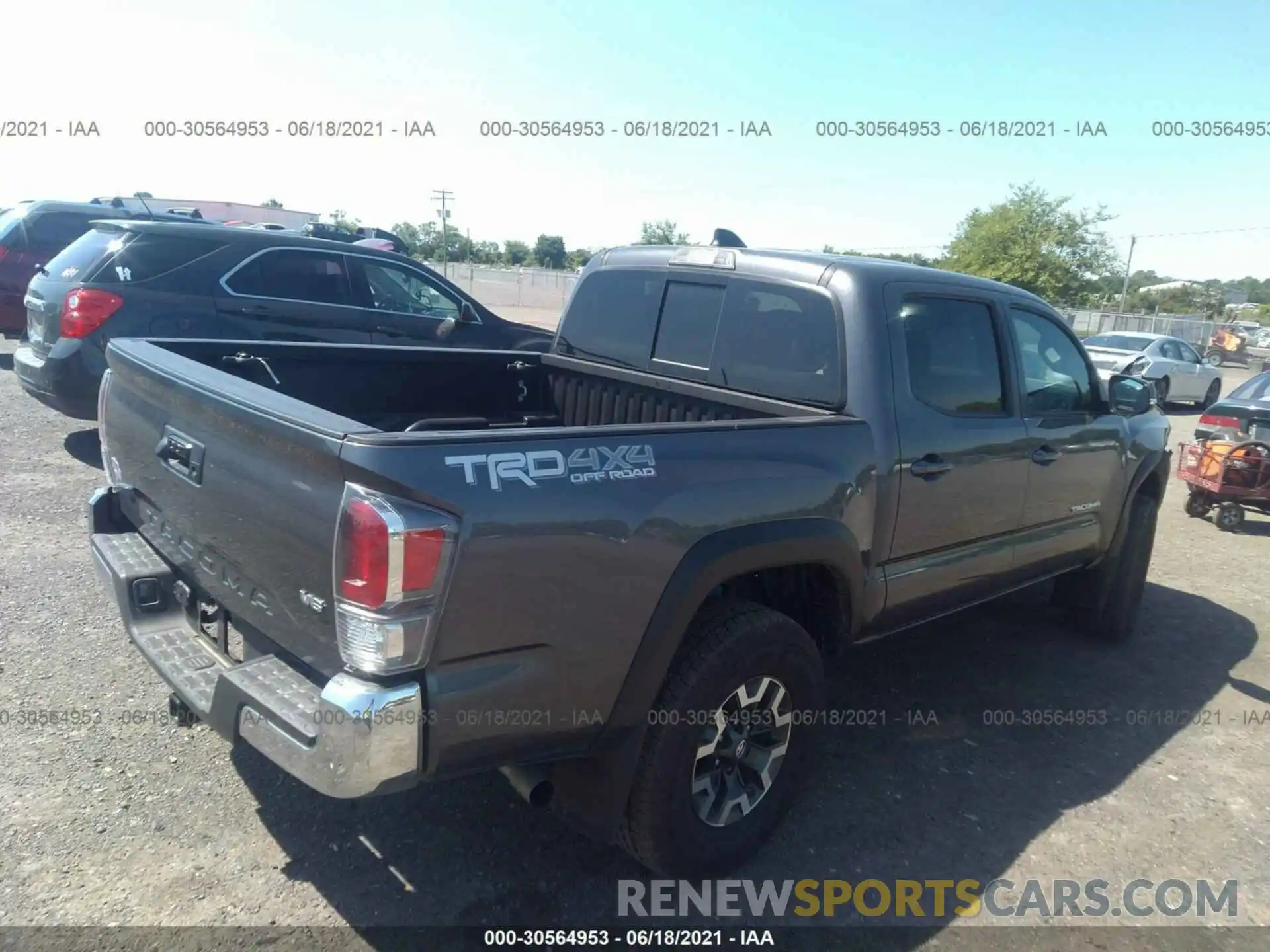 4 Фотография поврежденного автомобиля 5TFCZ5AN9MX249758 TOYOTA TACOMA 4WD 2021