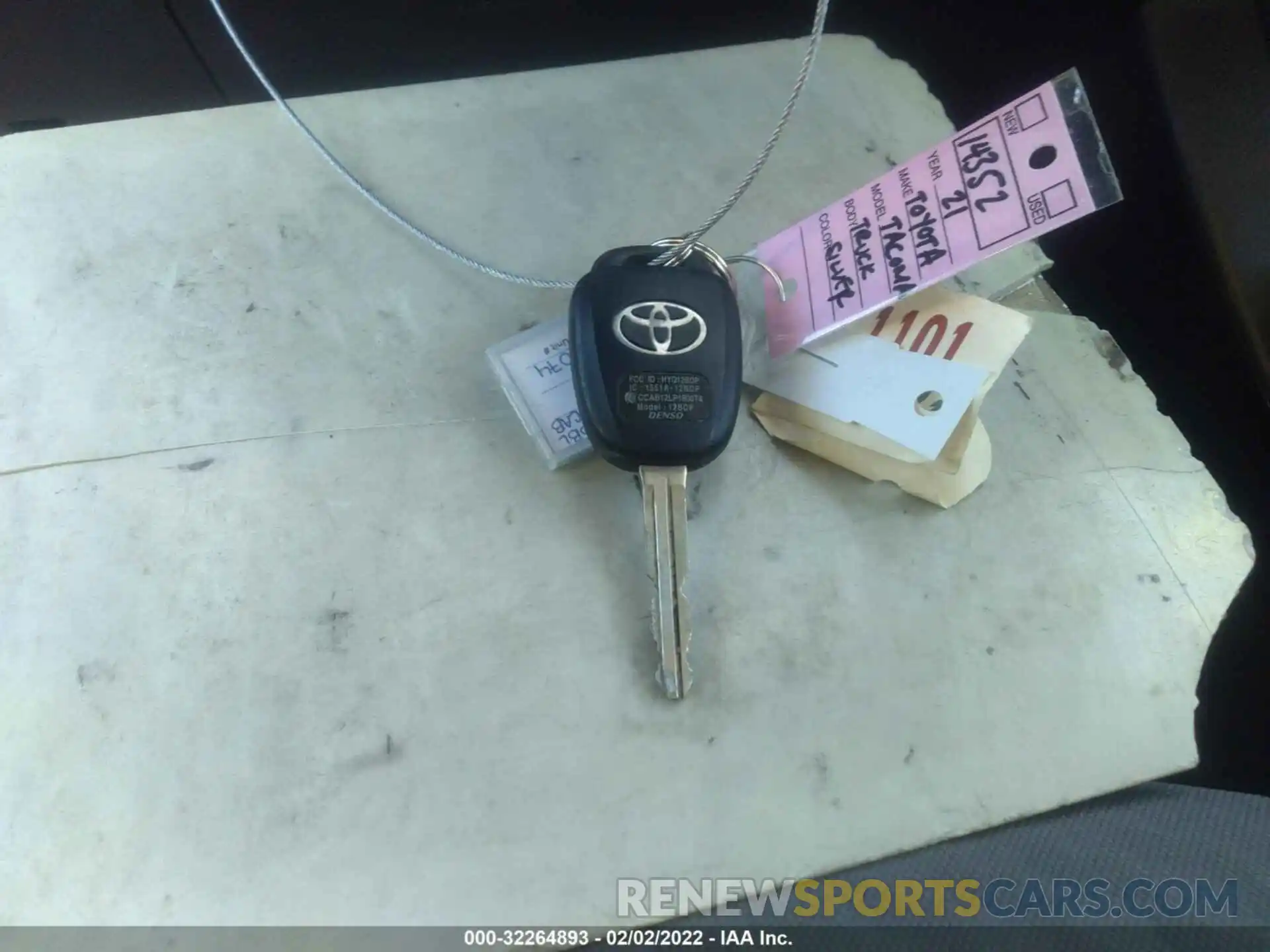 11 Photograph of a damaged car 5TFCZ5AN9MX250098 TOYOTA TACOMA 4WD 2021