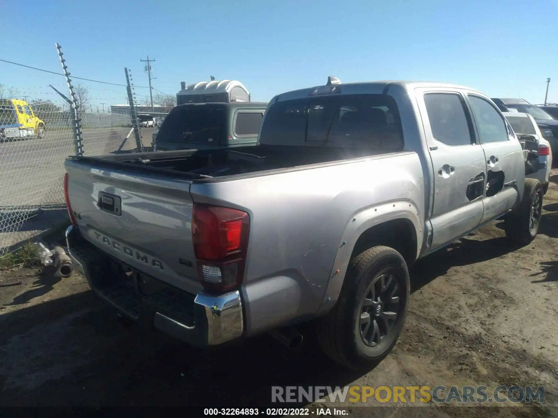 4 Фотография поврежденного автомобиля 5TFCZ5AN9MX250098 TOYOTA TACOMA 4WD 2021