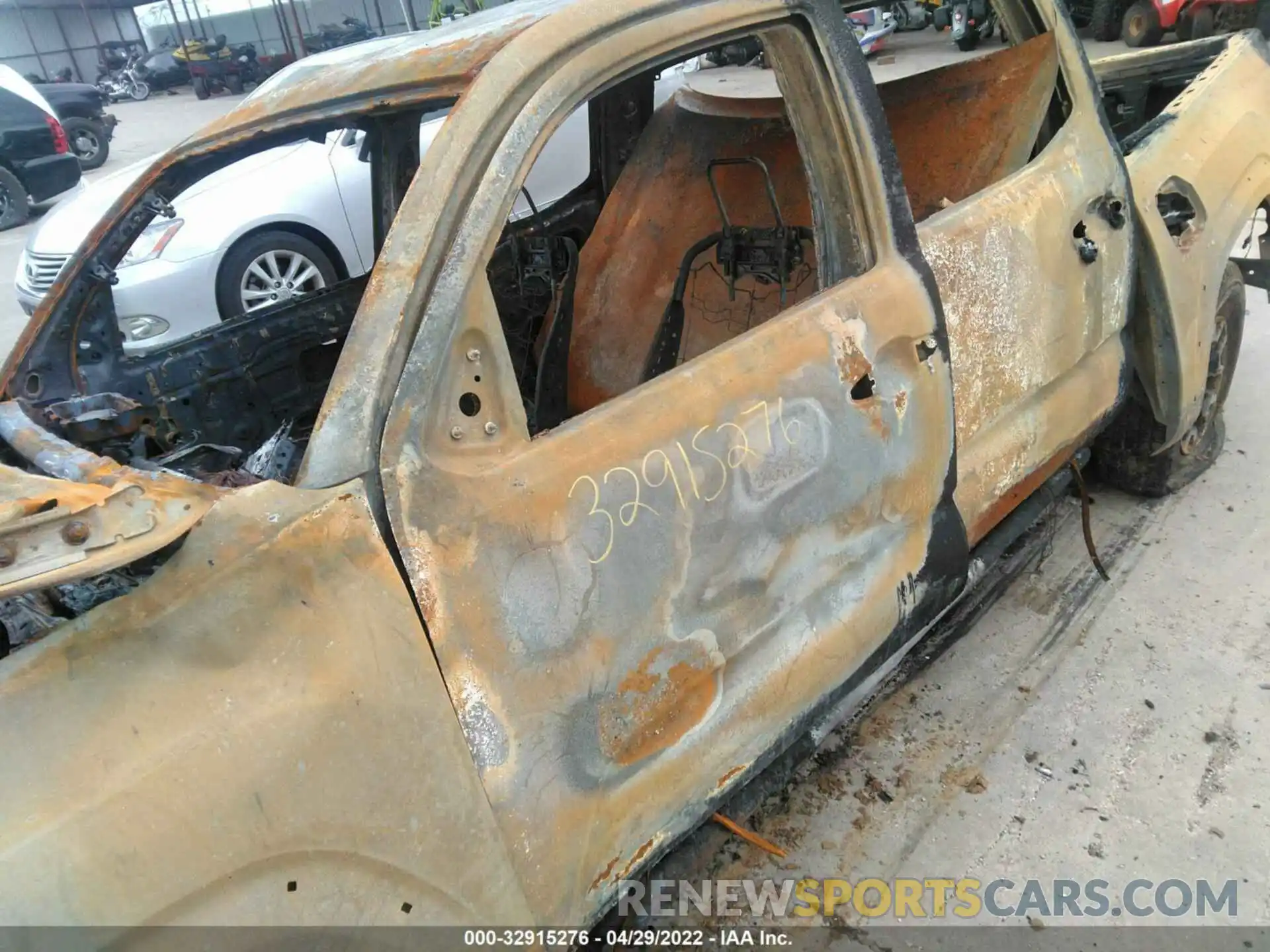 9 Photograph of a damaged car 5TFCZ5AN9MX256435 TOYOTA TACOMA 4WD 2021