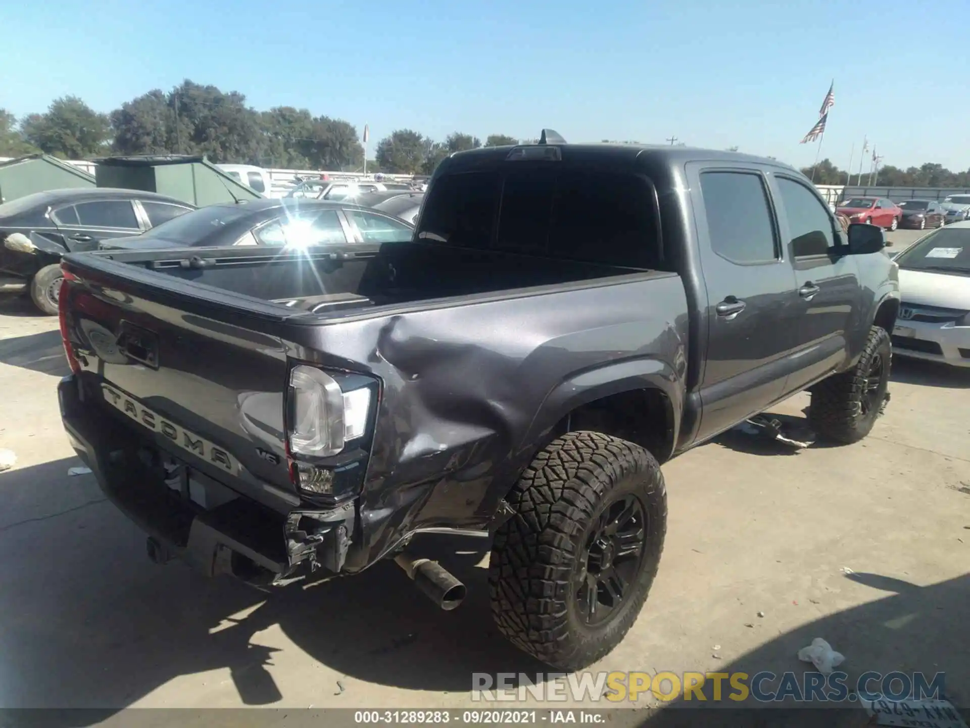 4 Фотография поврежденного автомобиля 5TFCZ5AN9MX257780 TOYOTA TACOMA 4WD 2021