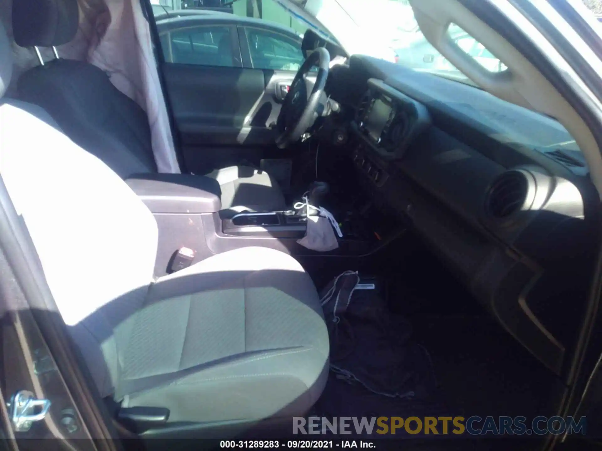 5 Photograph of a damaged car 5TFCZ5AN9MX257780 TOYOTA TACOMA 4WD 2021