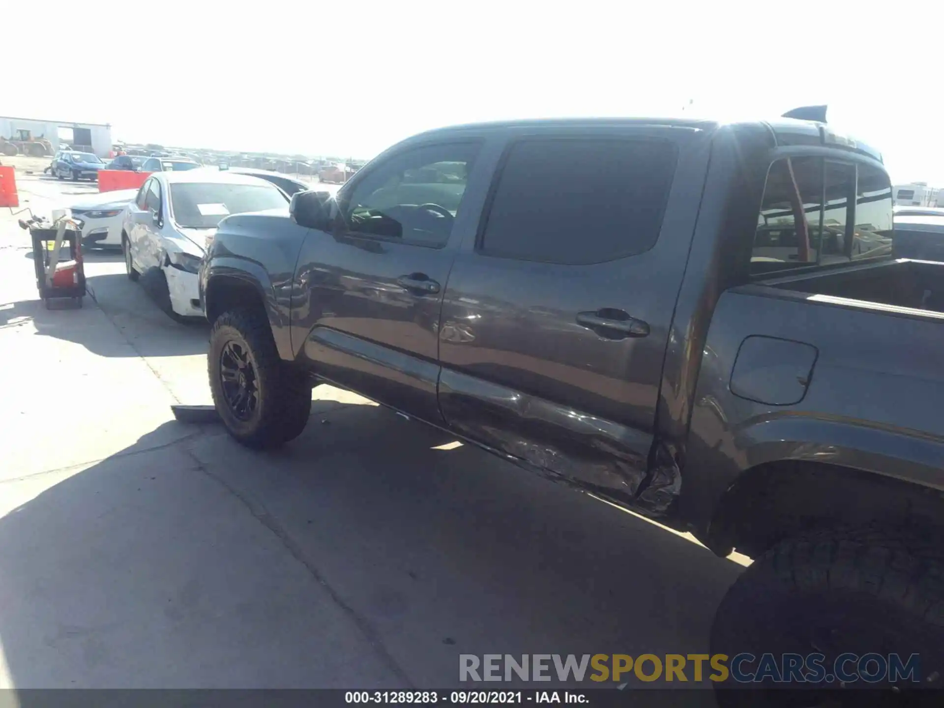 6 Фотография поврежденного автомобиля 5TFCZ5AN9MX257780 TOYOTA TACOMA 4WD 2021