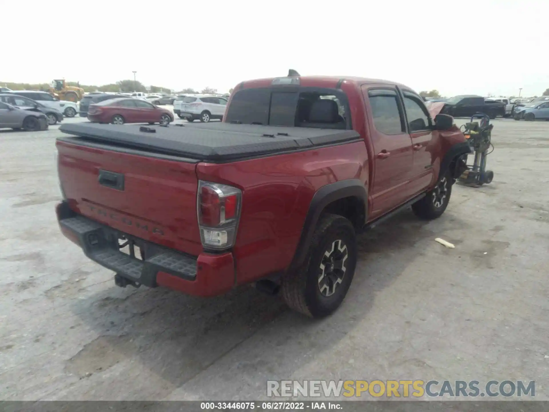 4 Фотография поврежденного автомобиля 5TFCZ5AN9MX258332 TOYOTA TACOMA 4WD 2021