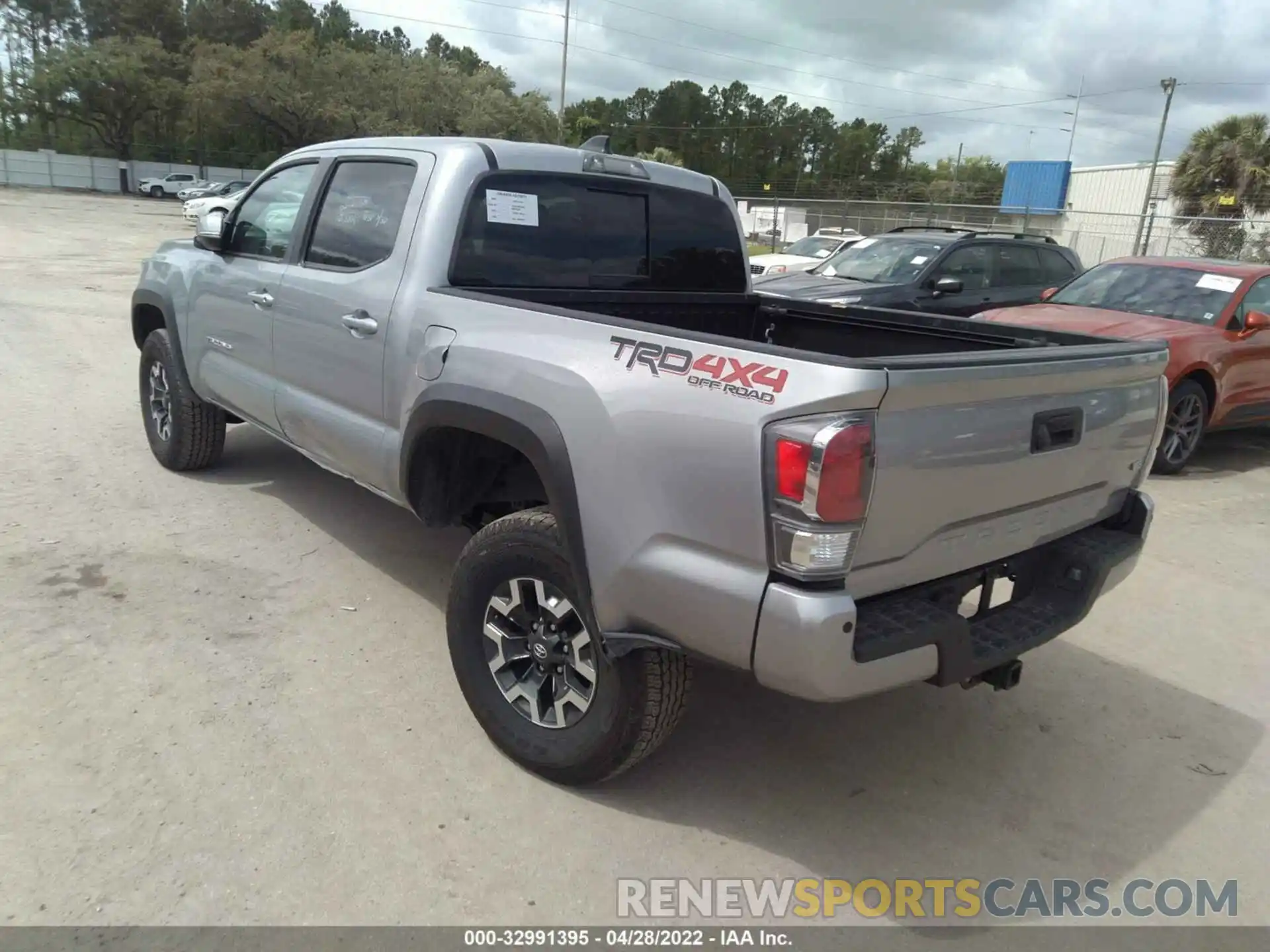 3 Photograph of a damaged car 5TFCZ5AN9MX263689 TOYOTA TACOMA 4WD 2021