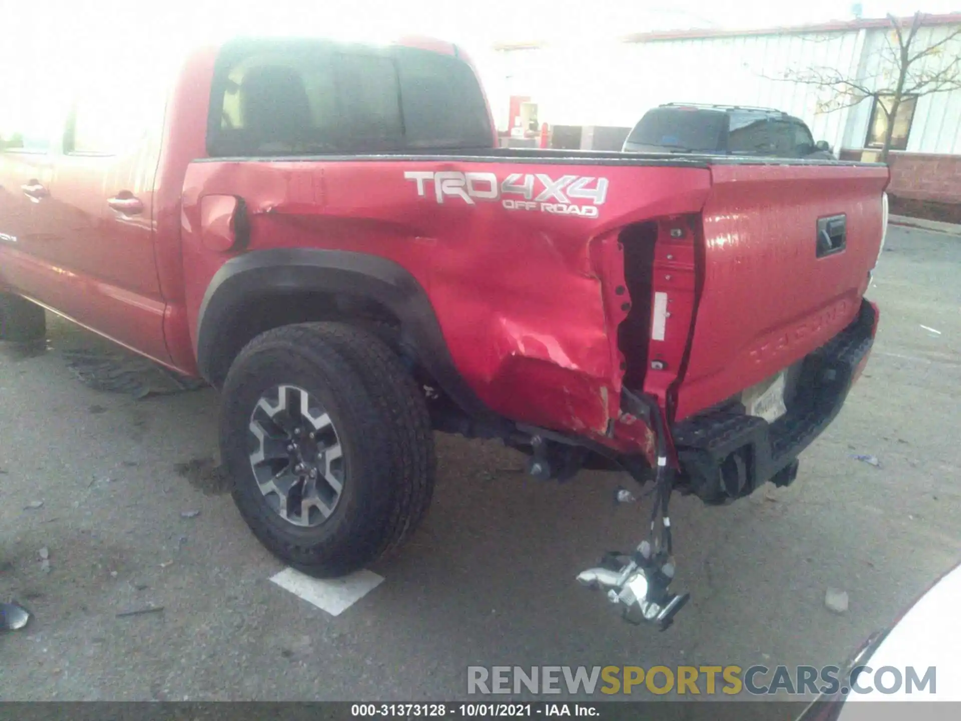 6 Photograph of a damaged car 5TFCZ5AN9MX265152 TOYOTA TACOMA 4WD 2021