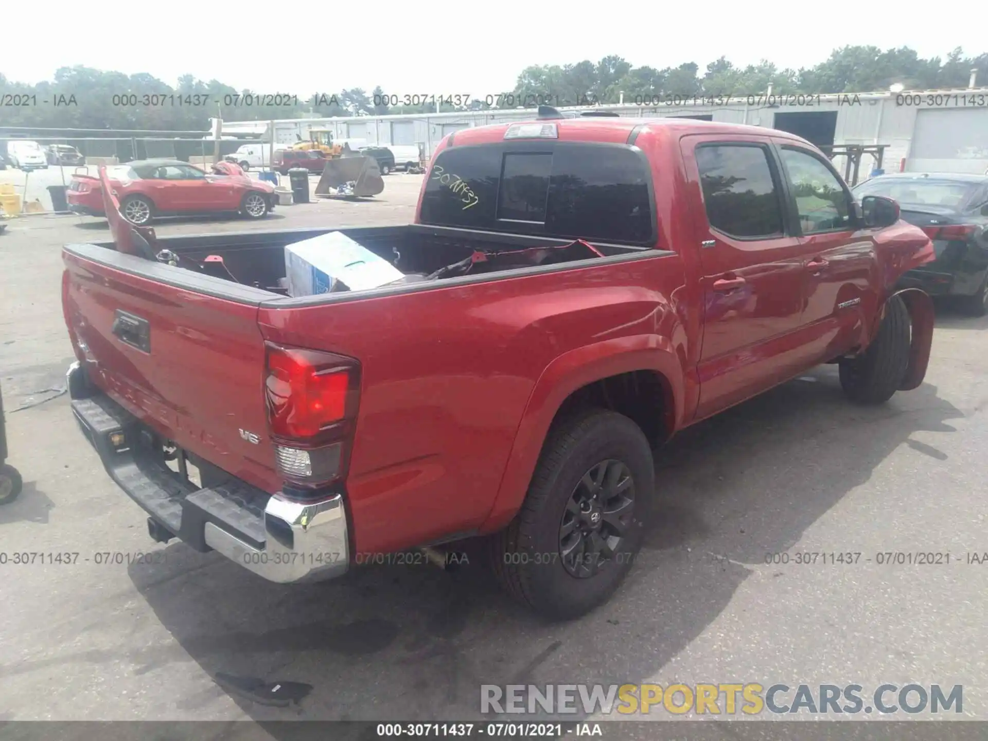 4 Фотография поврежденного автомобиля 5TFCZ5AN9MX271081 TOYOTA TACOMA 4WD 2021