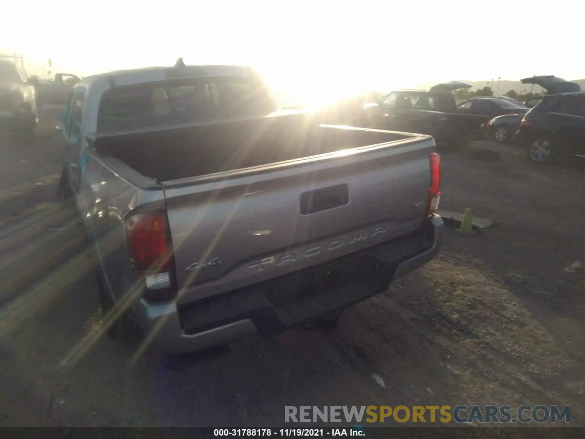 3 Photograph of a damaged car 5TFCZ5AN9MX280511 TOYOTA TACOMA 4WD 2021