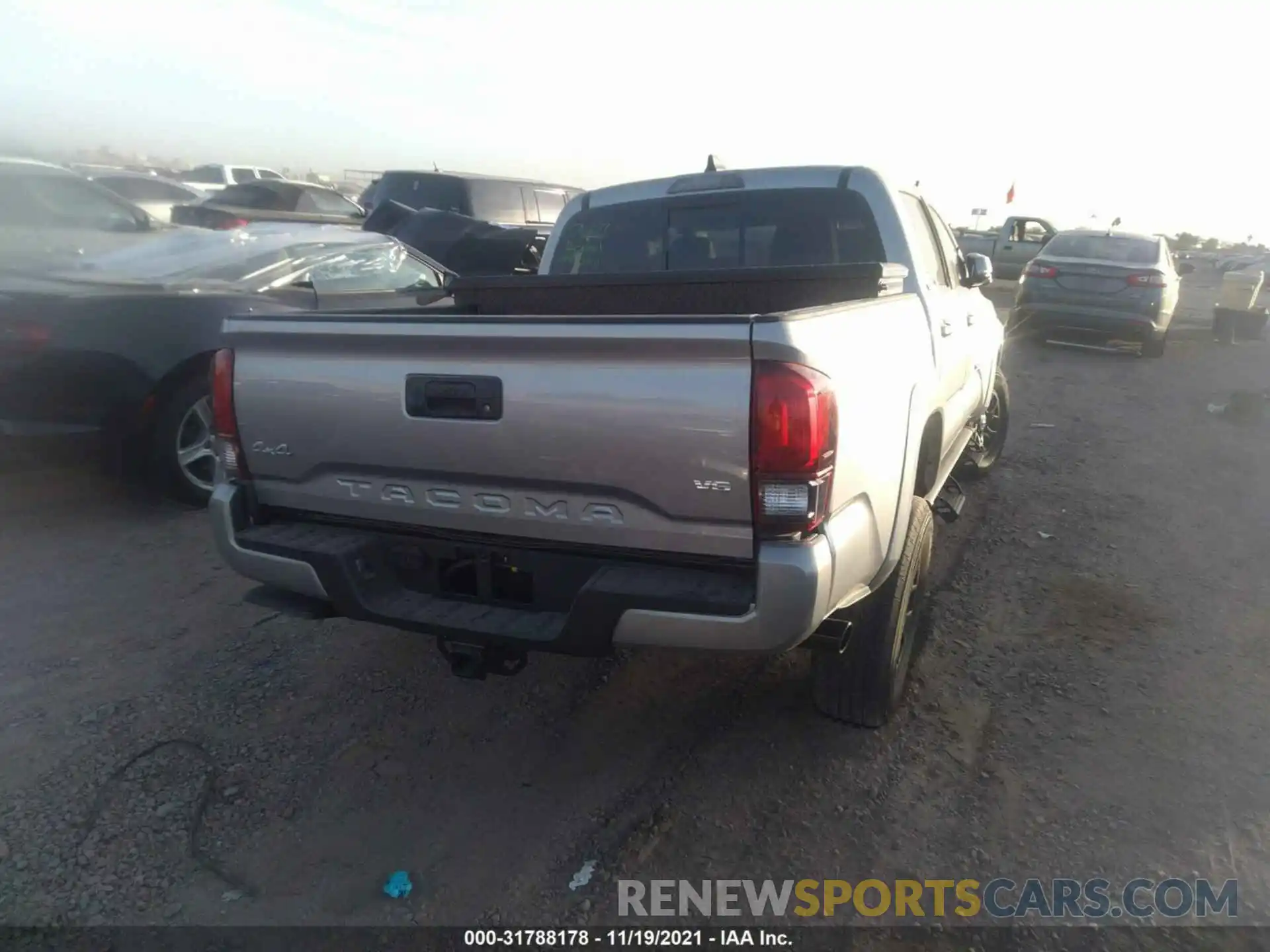 4 Фотография поврежденного автомобиля 5TFCZ5AN9MX280511 TOYOTA TACOMA 4WD 2021