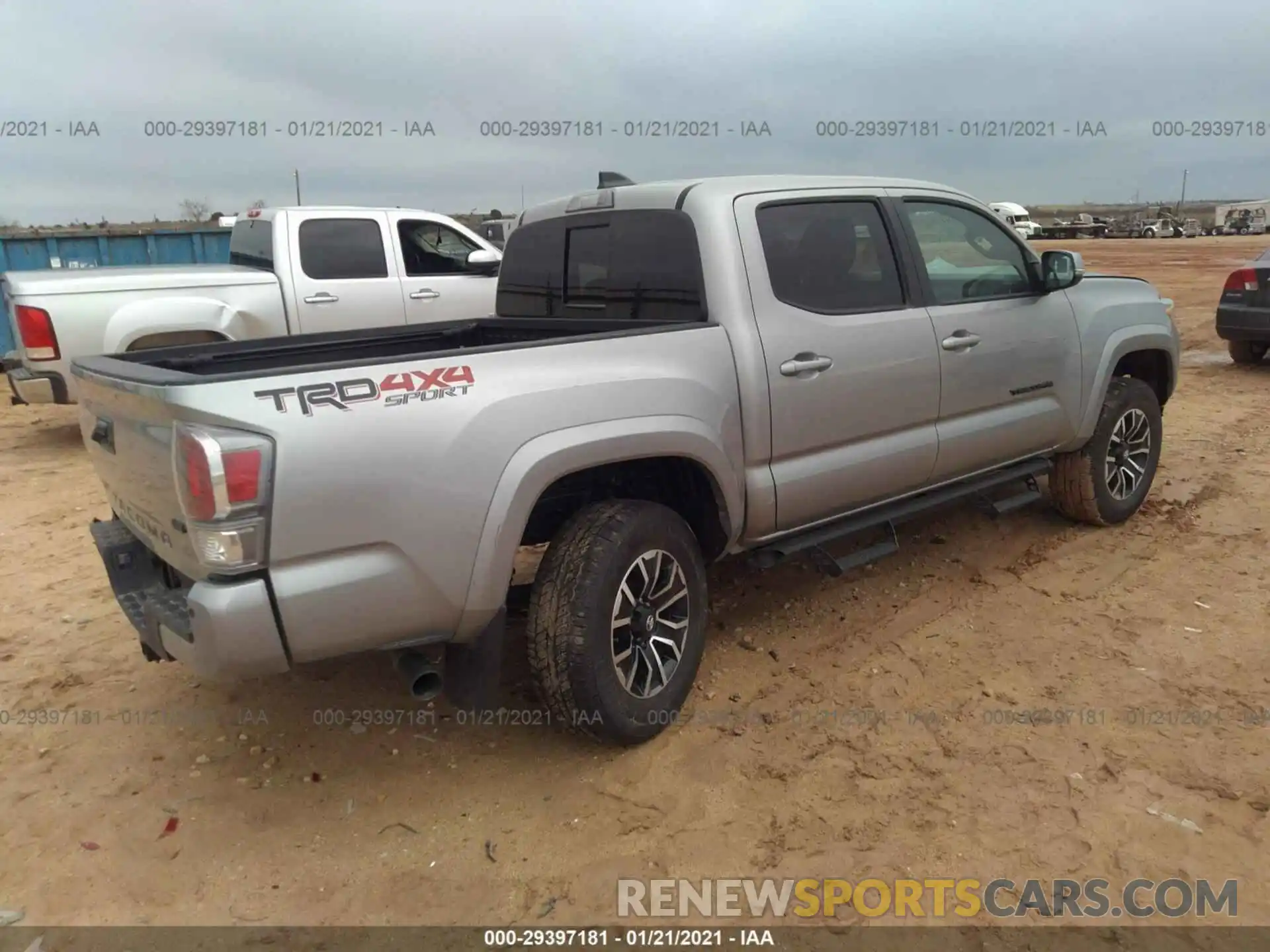 4 Фотография поврежденного автомобиля 5TFCZ5ANXMX247923 TOYOTA TACOMA 4WD 2021