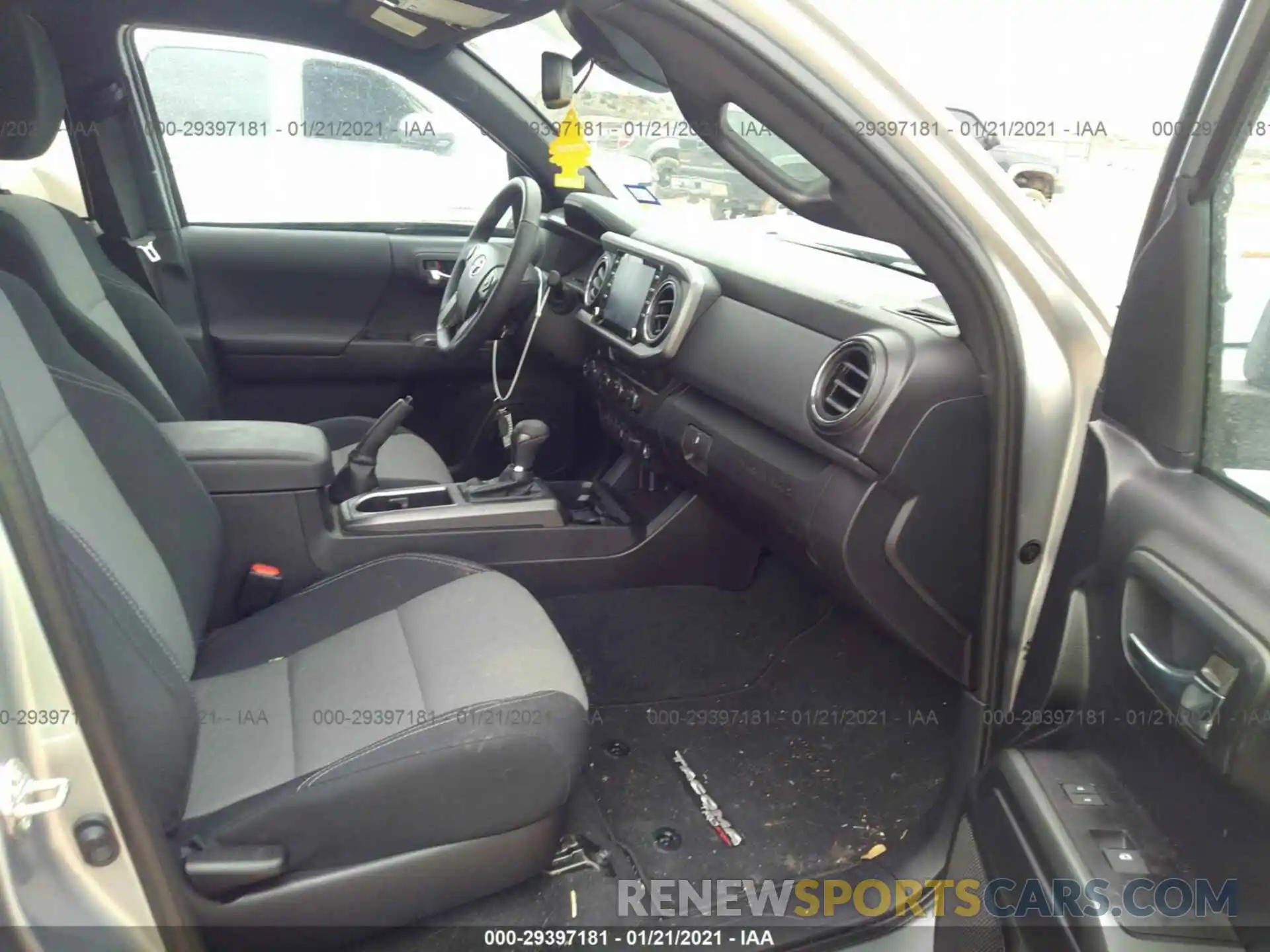 5 Photograph of a damaged car 5TFCZ5ANXMX247923 TOYOTA TACOMA 4WD 2021