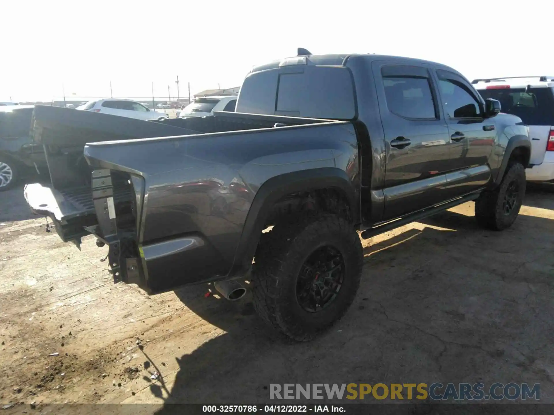 4 Фотография поврежденного автомобиля 5TFCZ5ANXMX250899 TOYOTA TACOMA 4WD 2021