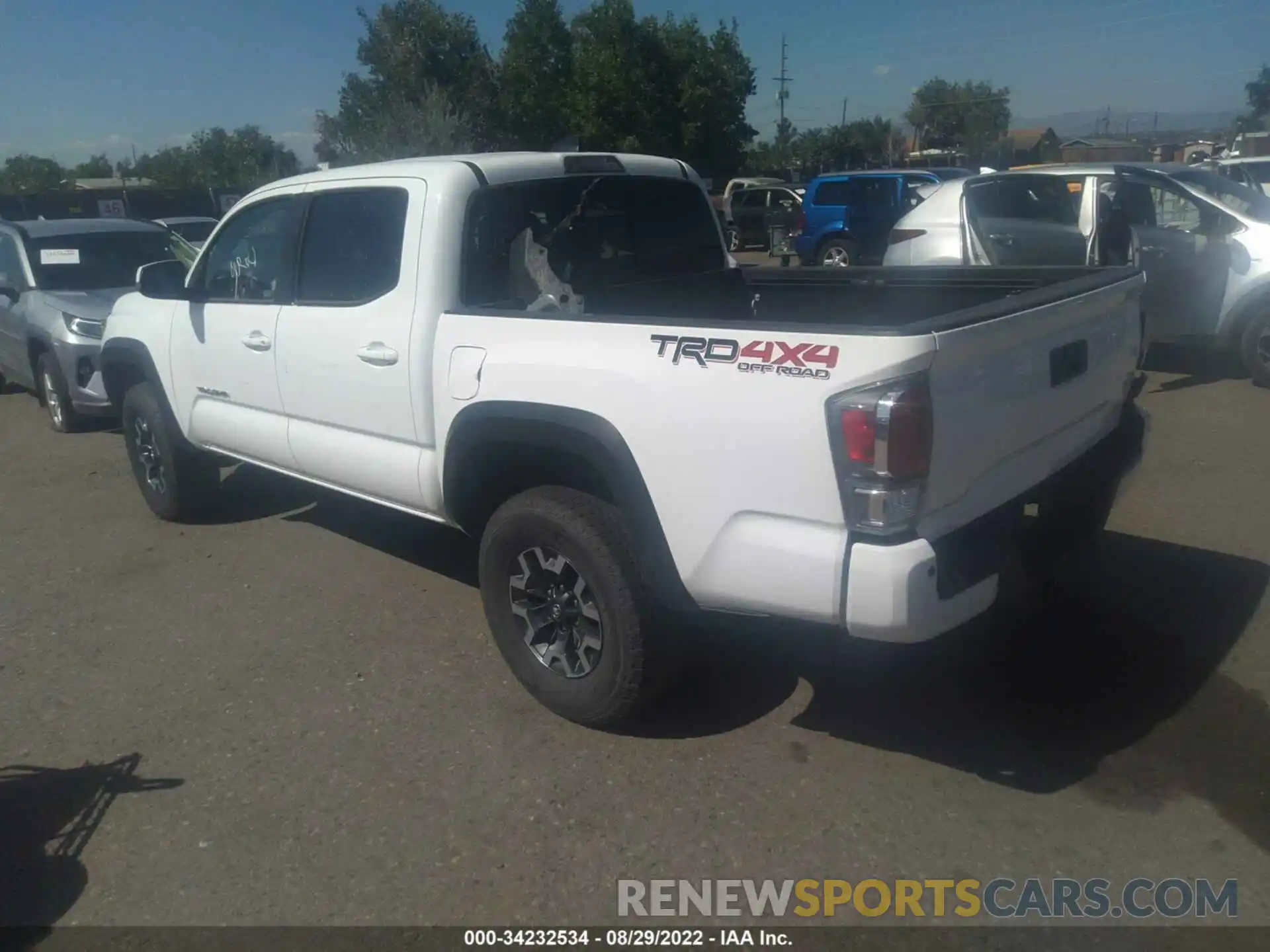 3 Фотография поврежденного автомобиля 5TFCZ5ANXMX265662 TOYOTA TACOMA 4WD 2021